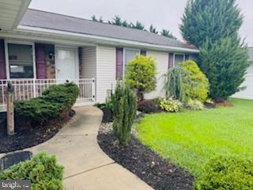 Photo of 24 Cottage Lane, NEWMANSTOWN, PA 17073 (MLS # PALN2022382)
