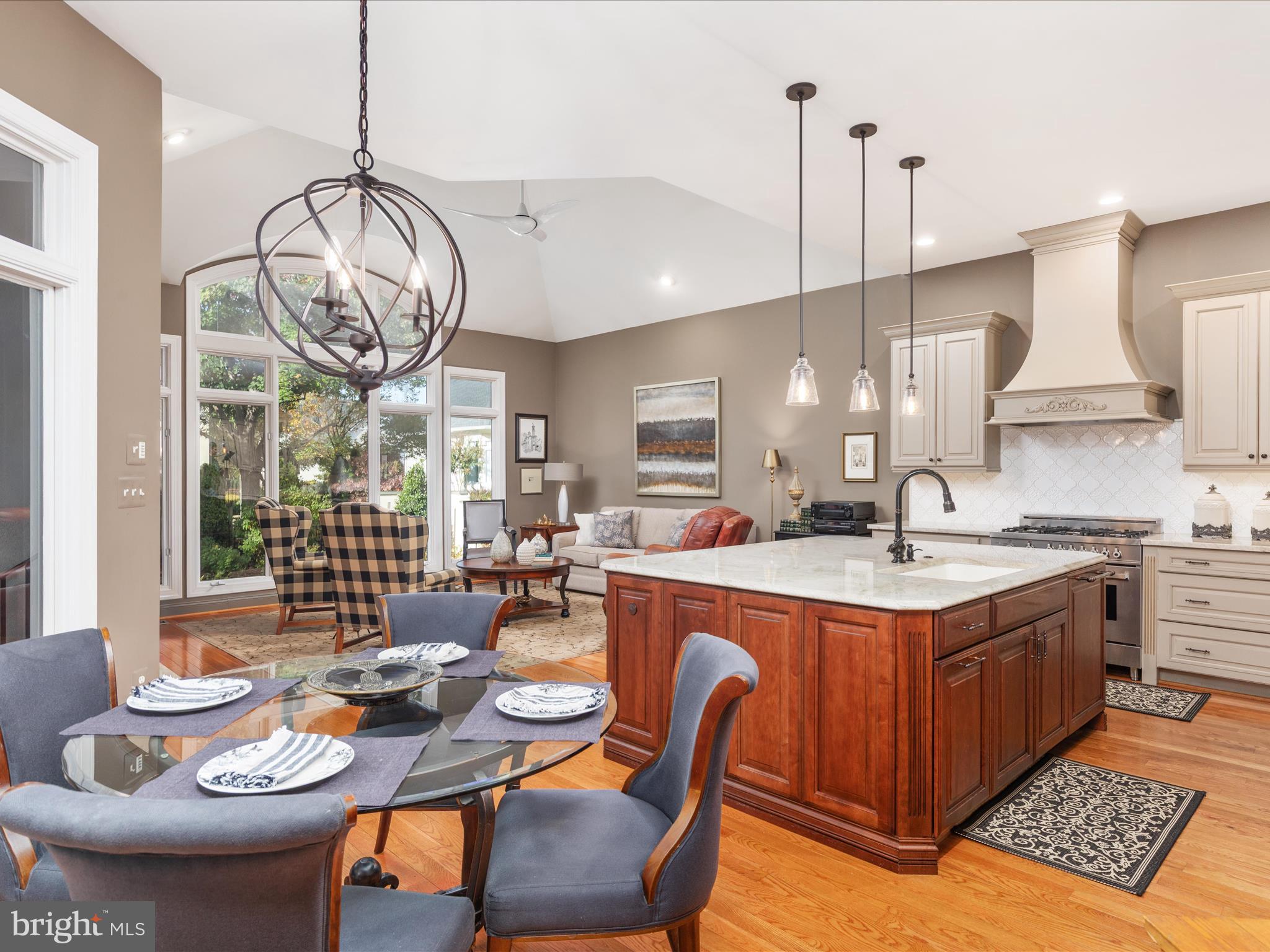 RIVER CREEK - Residential