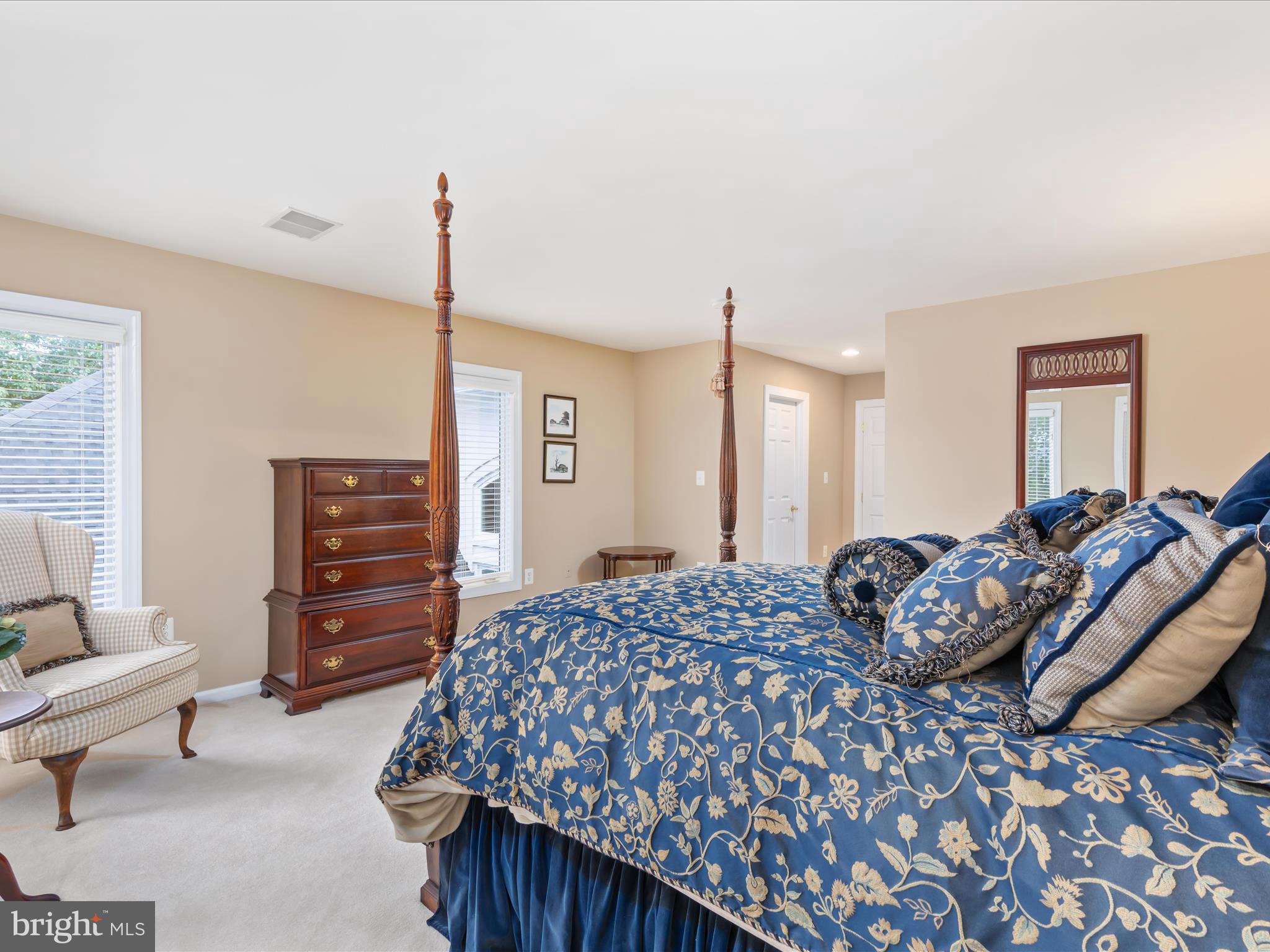 RIVER CREEK - Residential