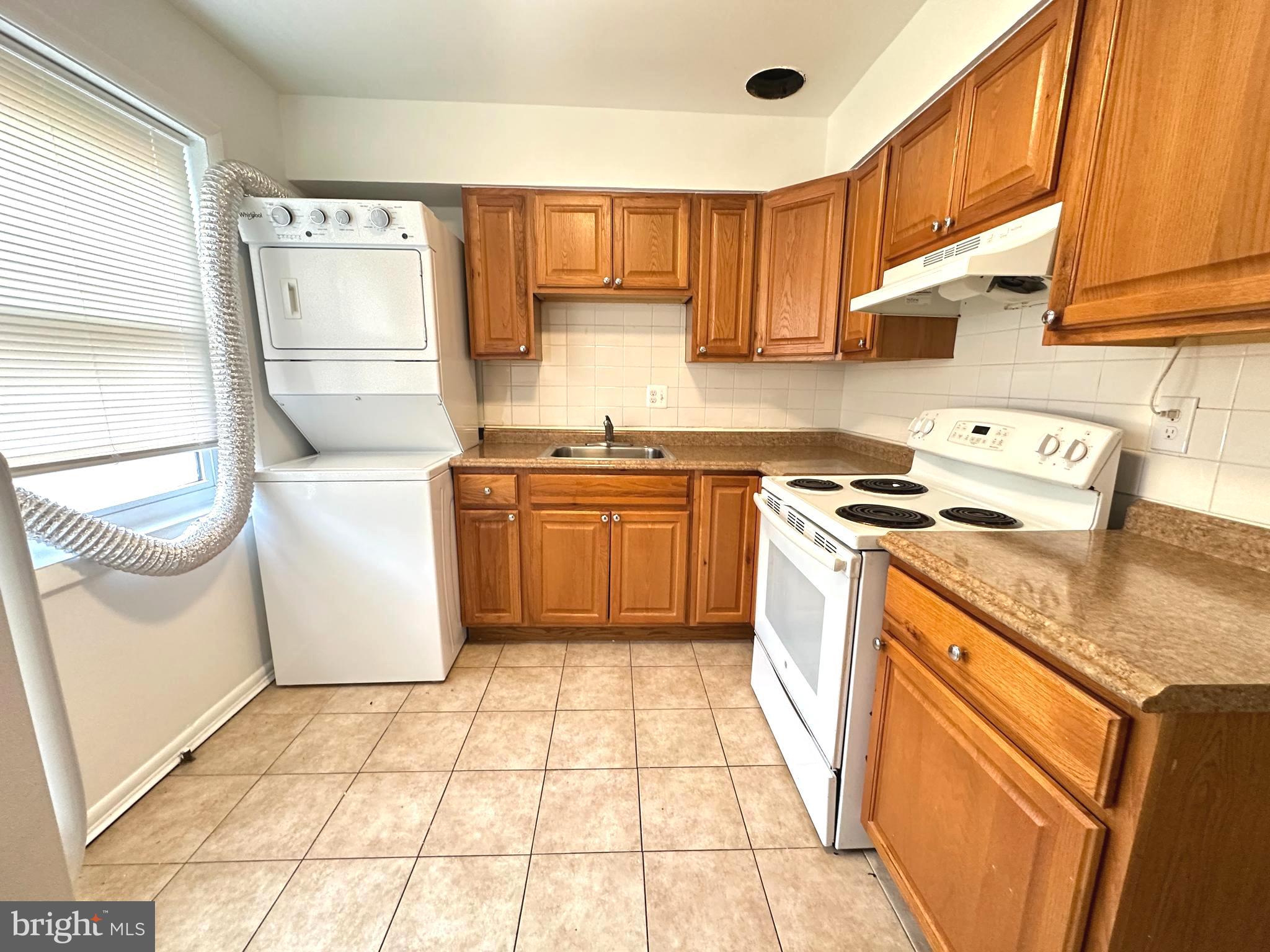 PINEWOOD SOUTH - Residential Lease