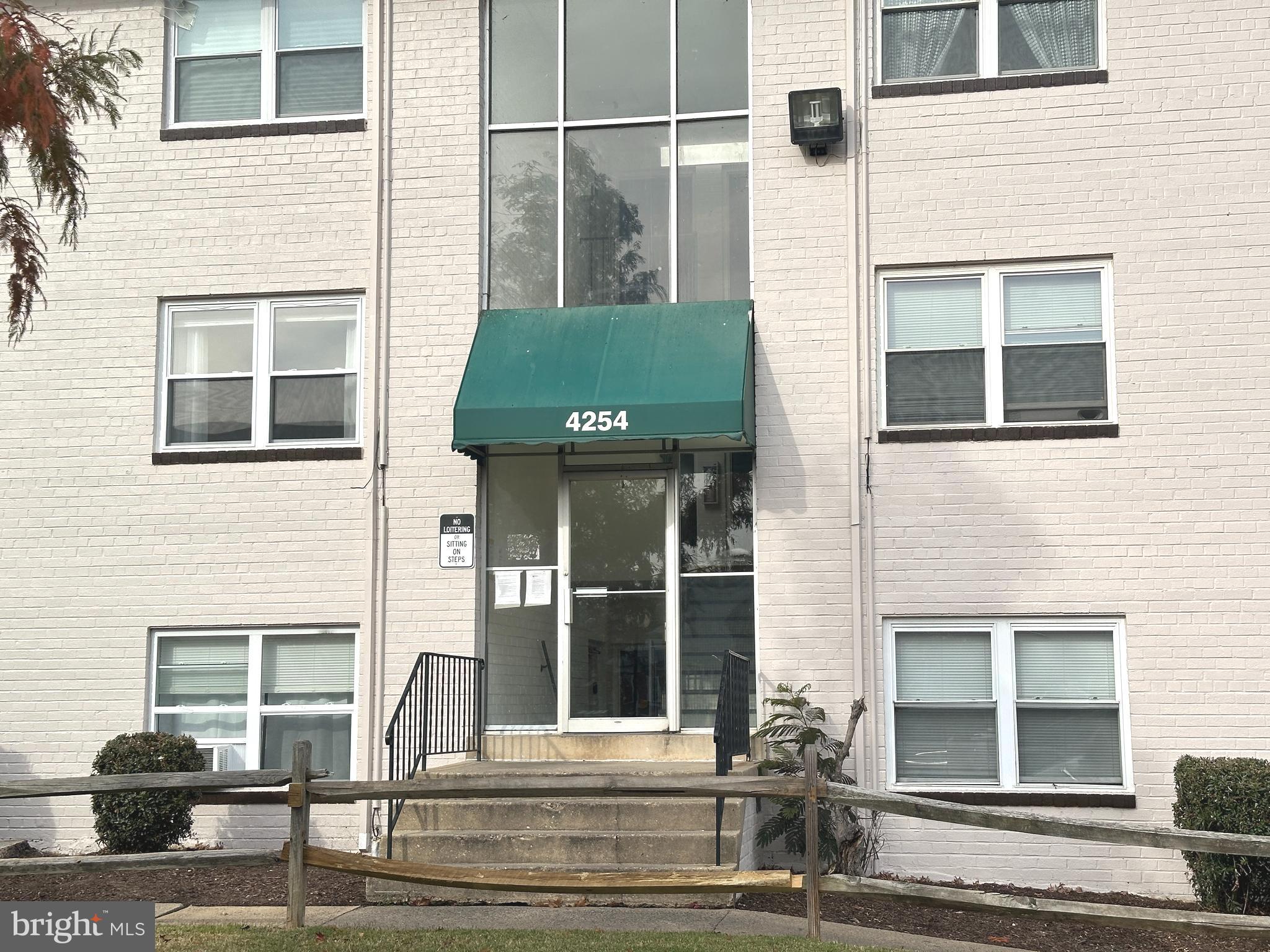 PINEWOOD SOUTH - Residential Lease