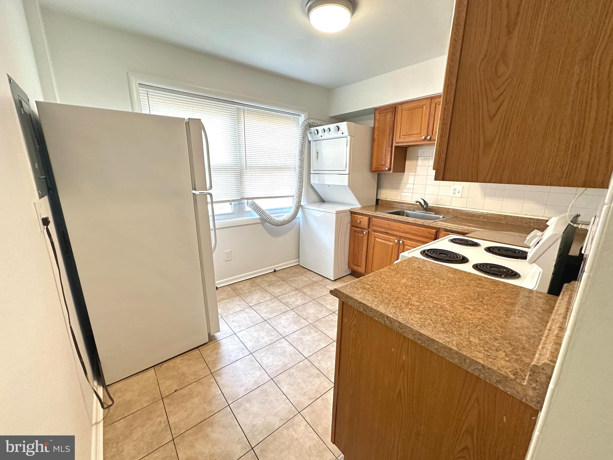 PINEWOOD SOUTH - Residential Lease