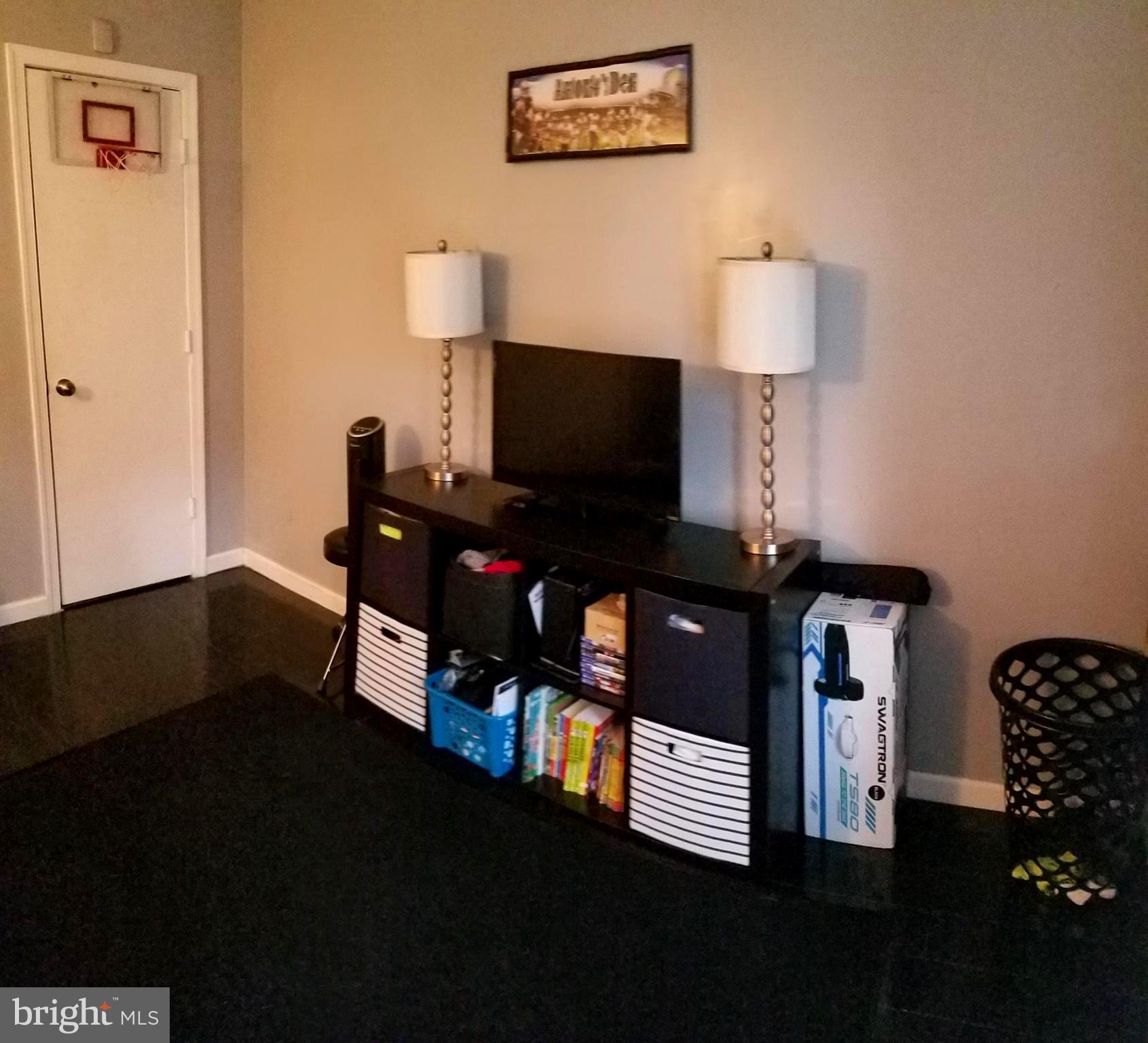 CLUSTERS AT WOODLAWN - Residential