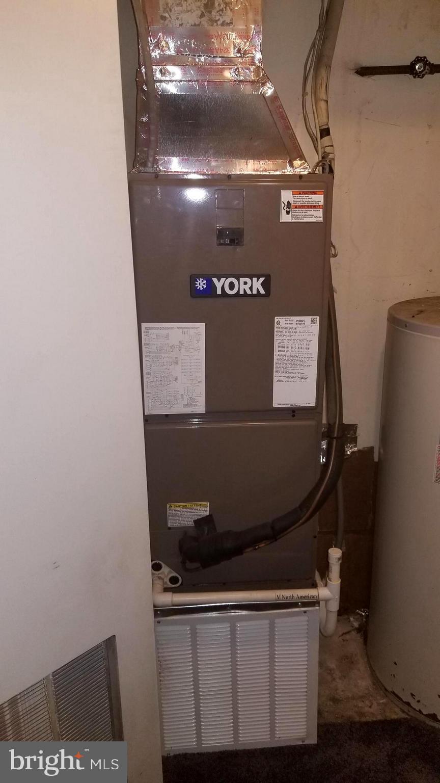 CLUSTERS AT WOODLAWN - Residential