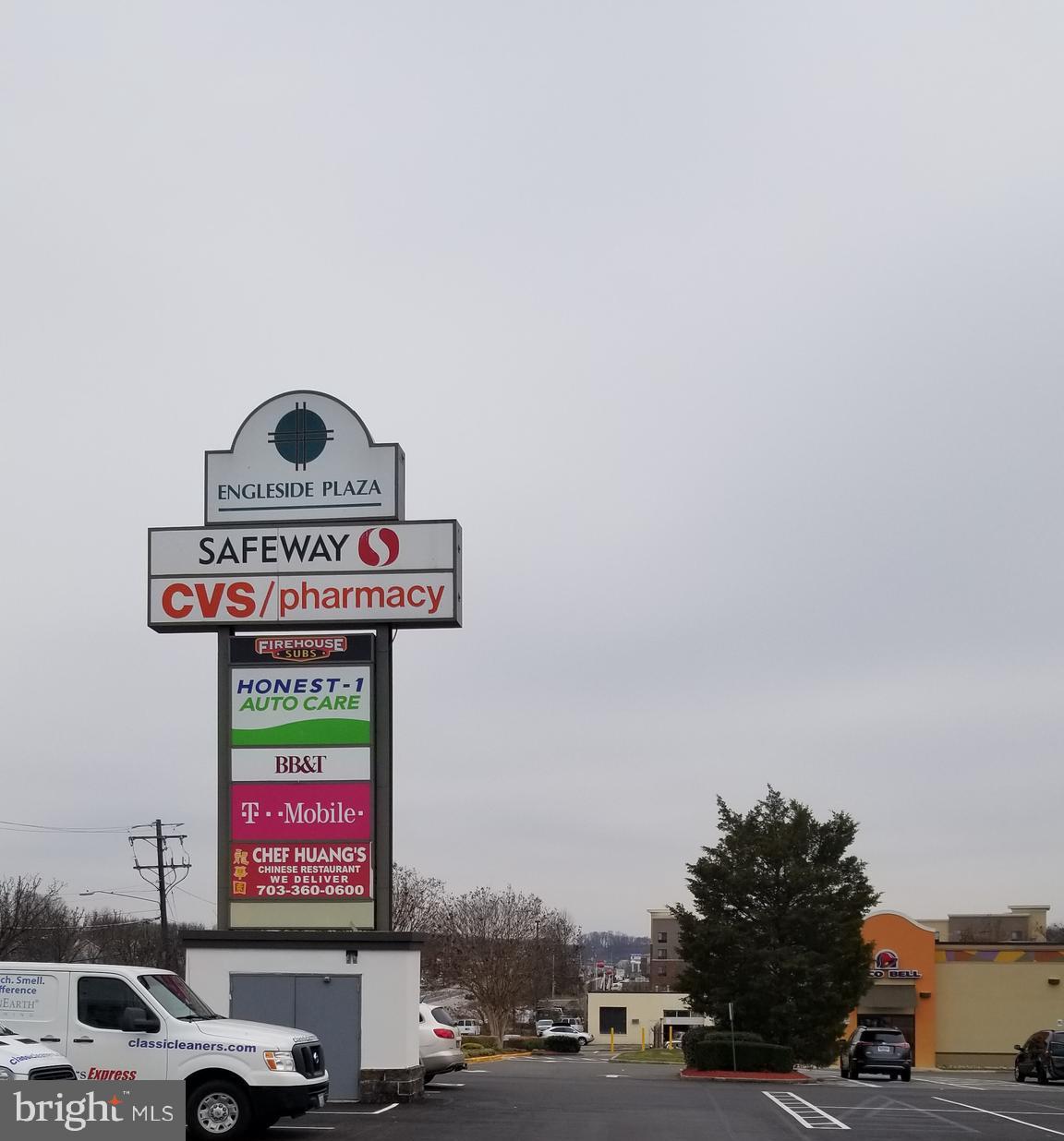 CLUSTERS AT WOODLAWN - Residential