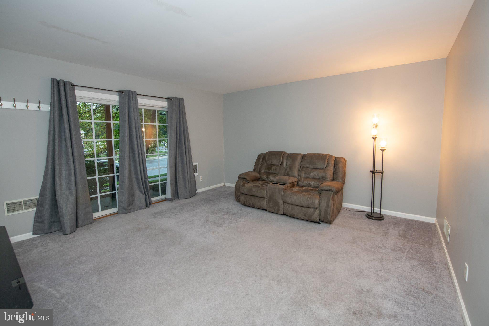 2753 RED OAK CIRCLE