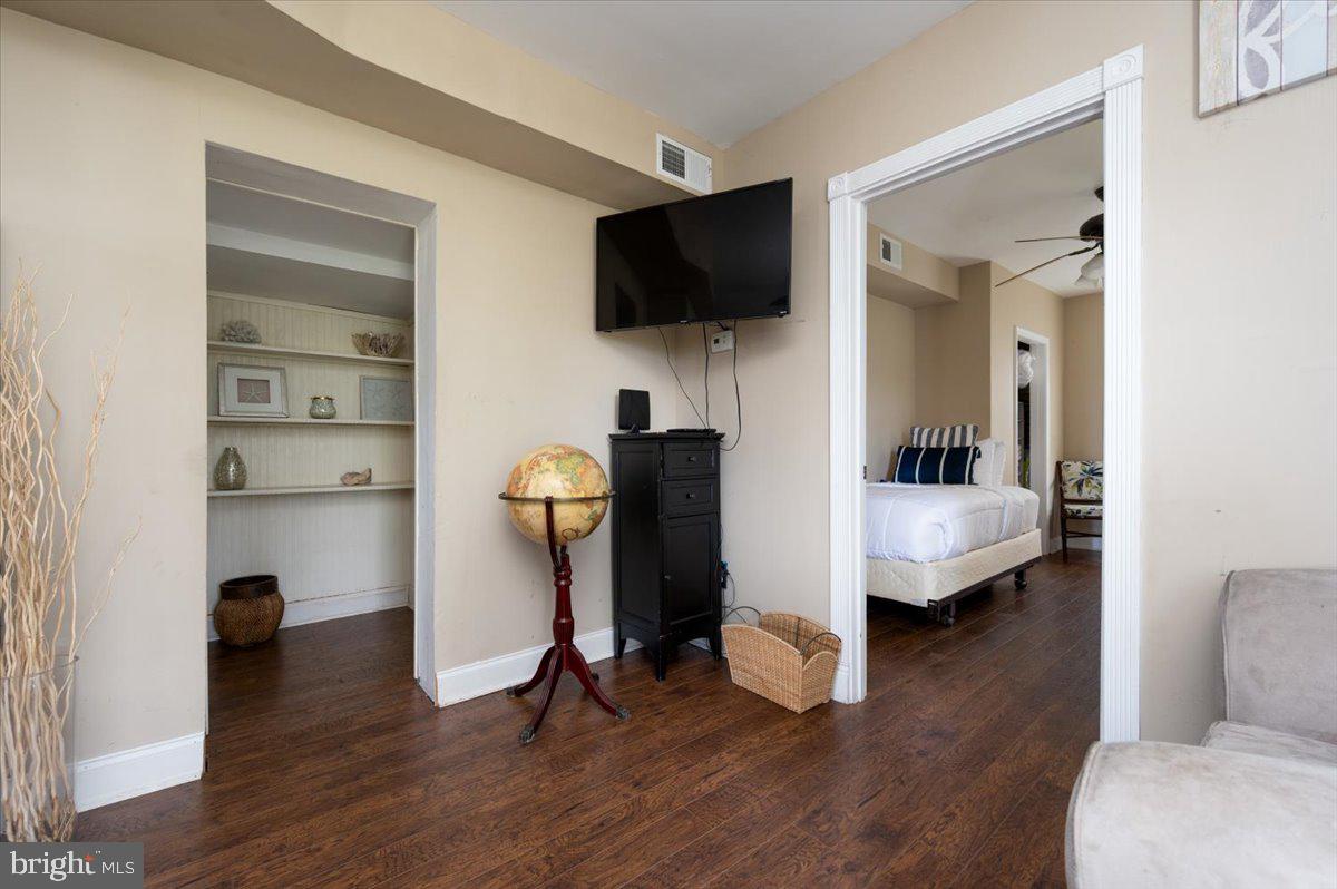 WATER OAK POINT - Residential