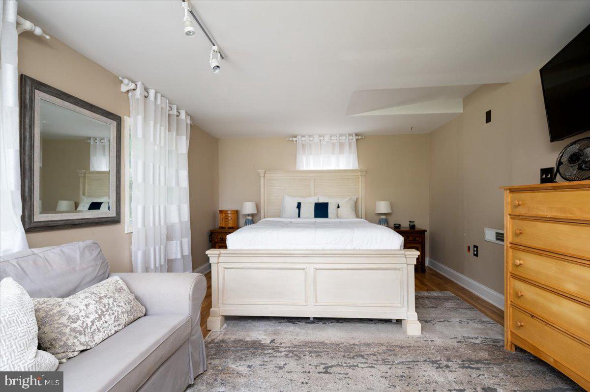 WATER OAK POINT - Residential