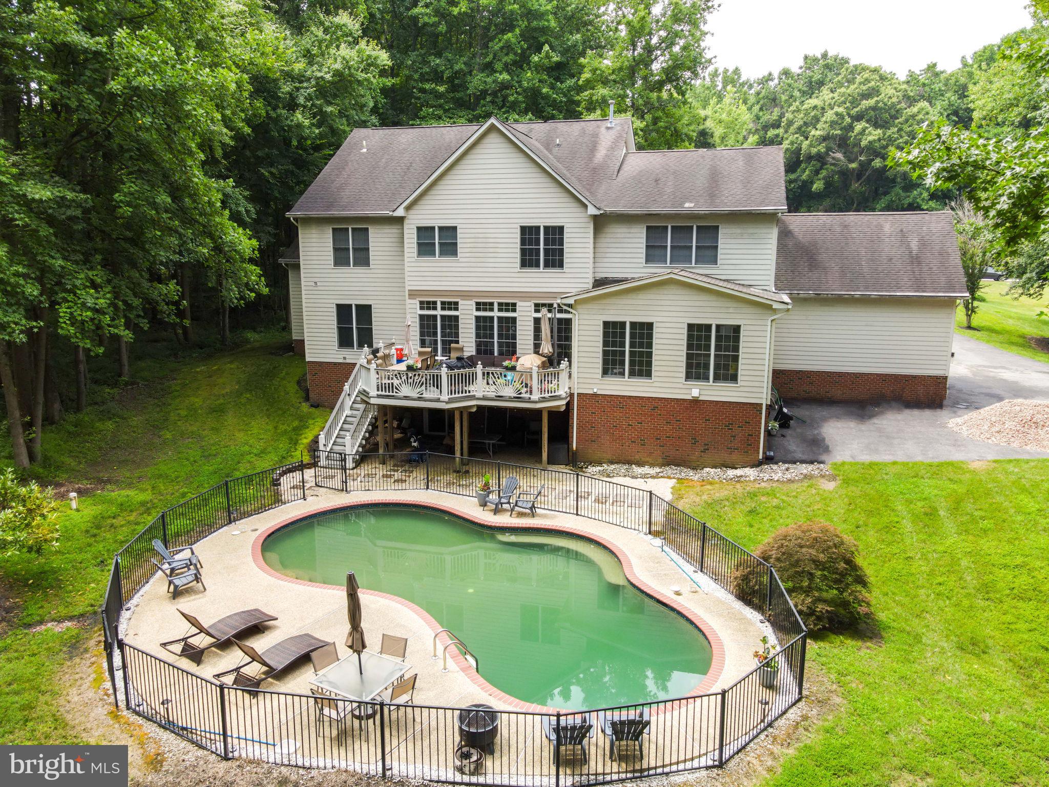 SOUTH RIVER COLONY - Residential