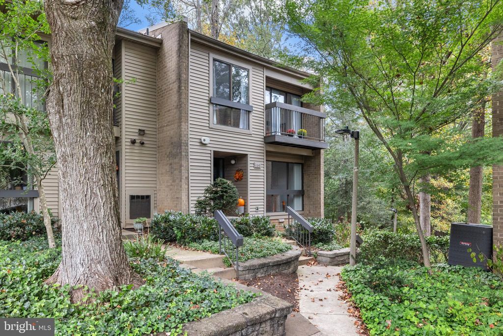 Photo of 11648 Ivystone Court #1B2, RESTON, VA 20191 (MLS # VAFX2266212)