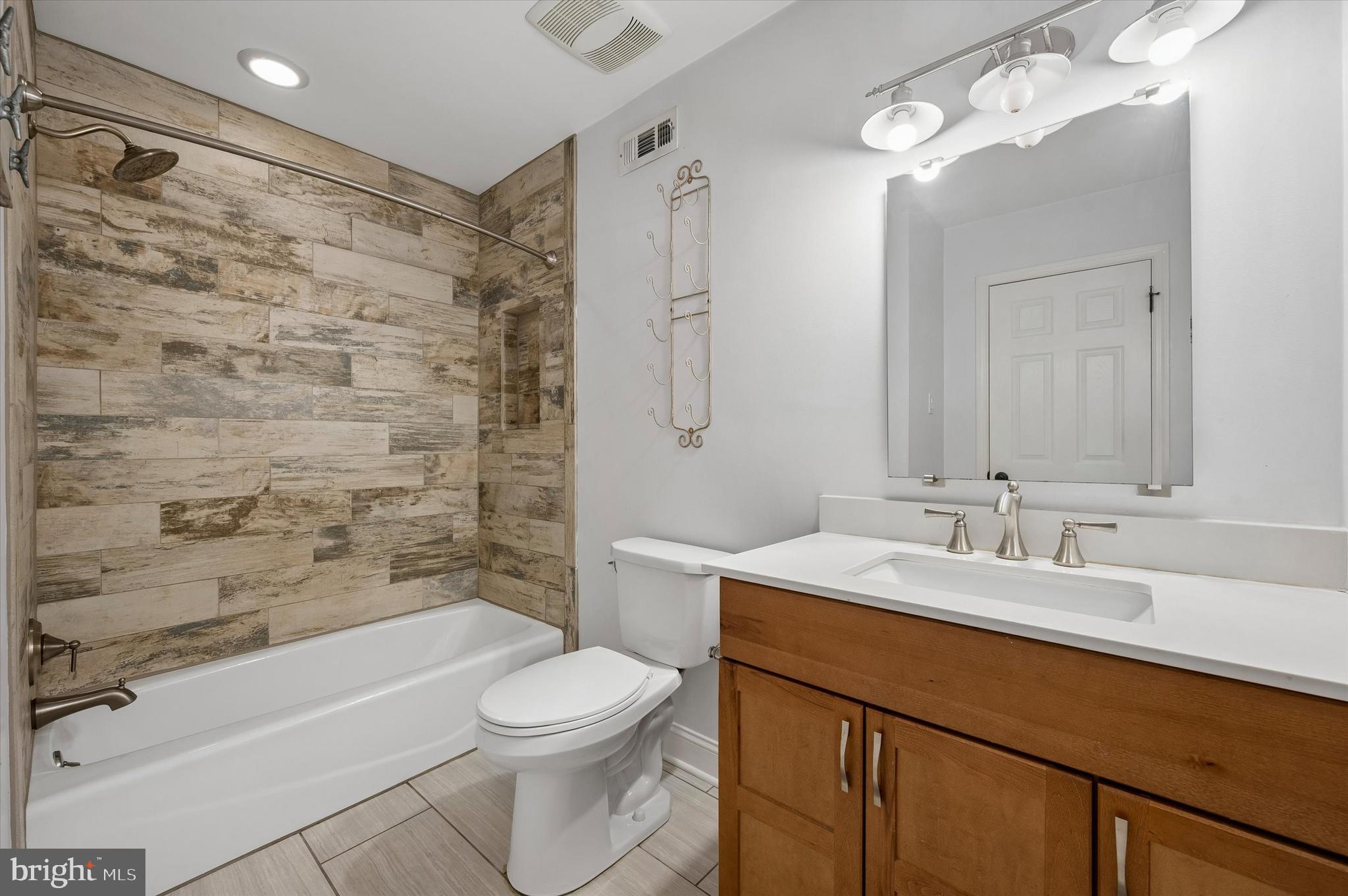 CANTERBURY WOODS - Residential