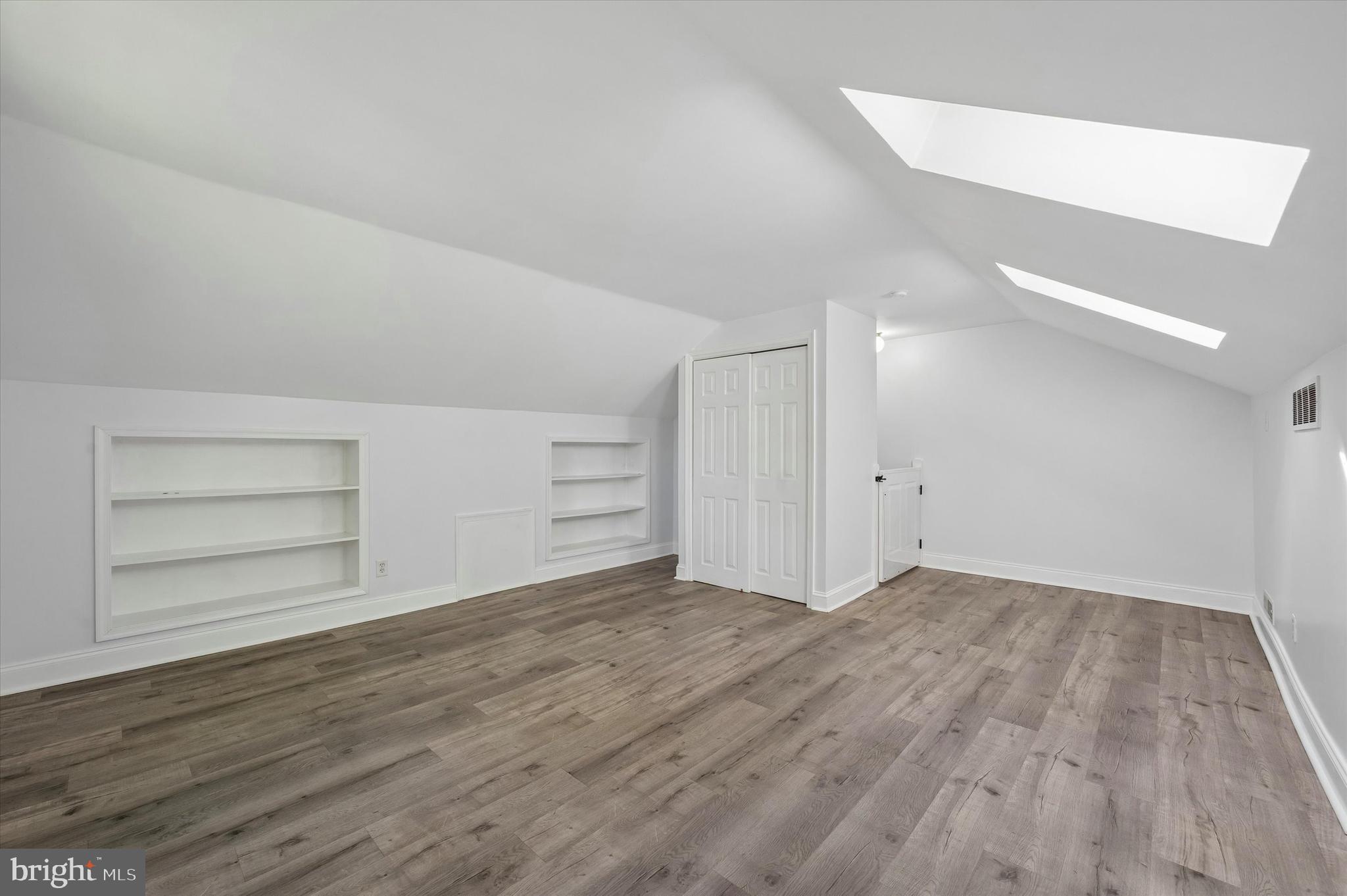 CANTERBURY WOODS - Residential