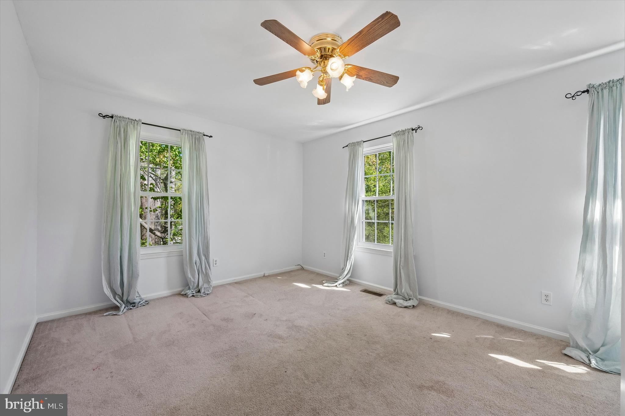 CANTERBURY WOODS - Residential