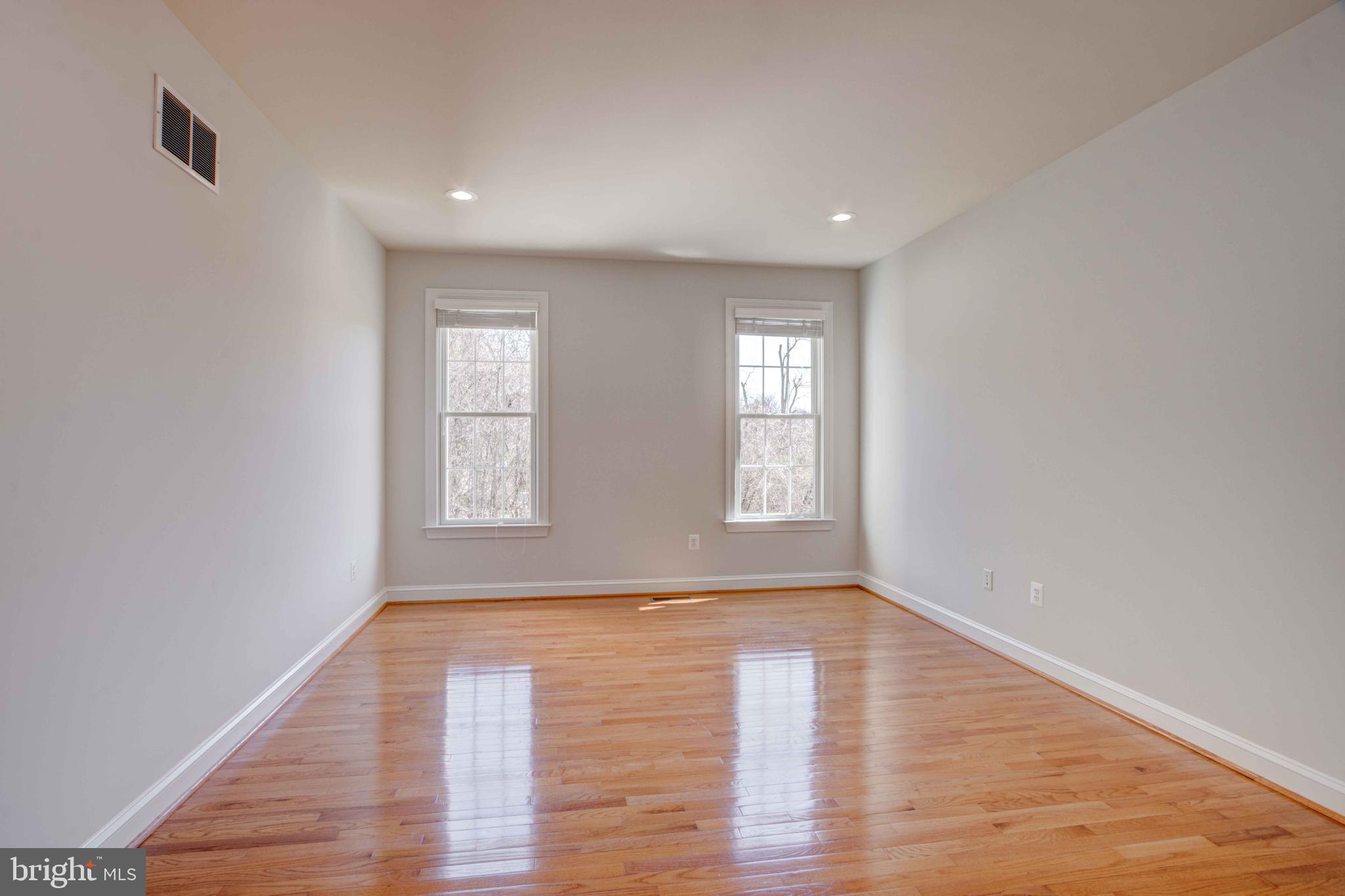 CARLEE MANOR - Residential