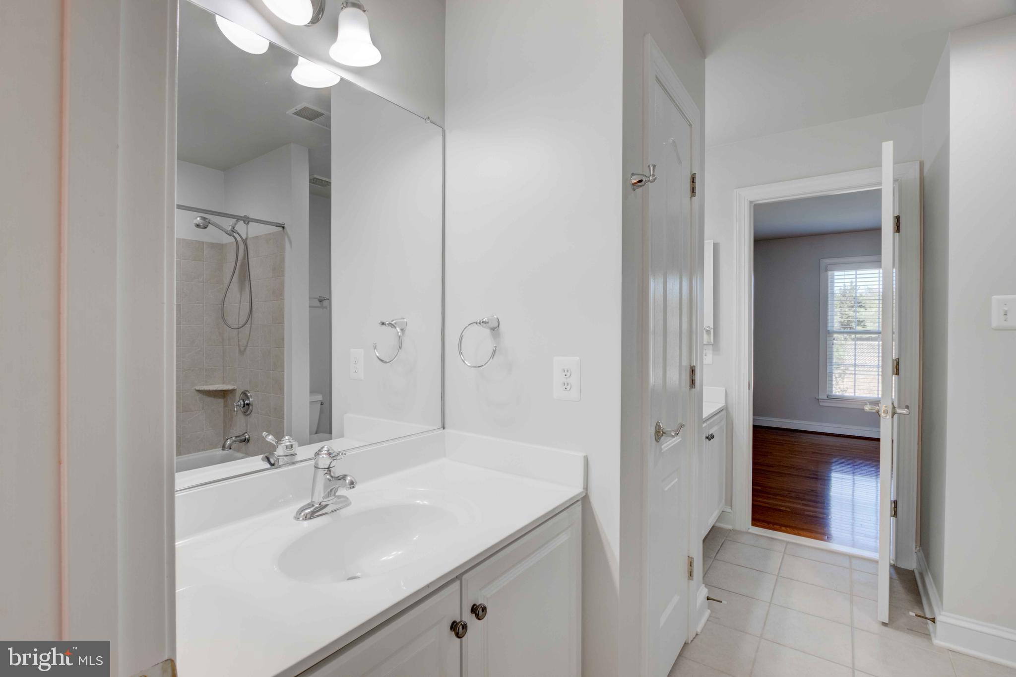 CARLEE MANOR - Residential