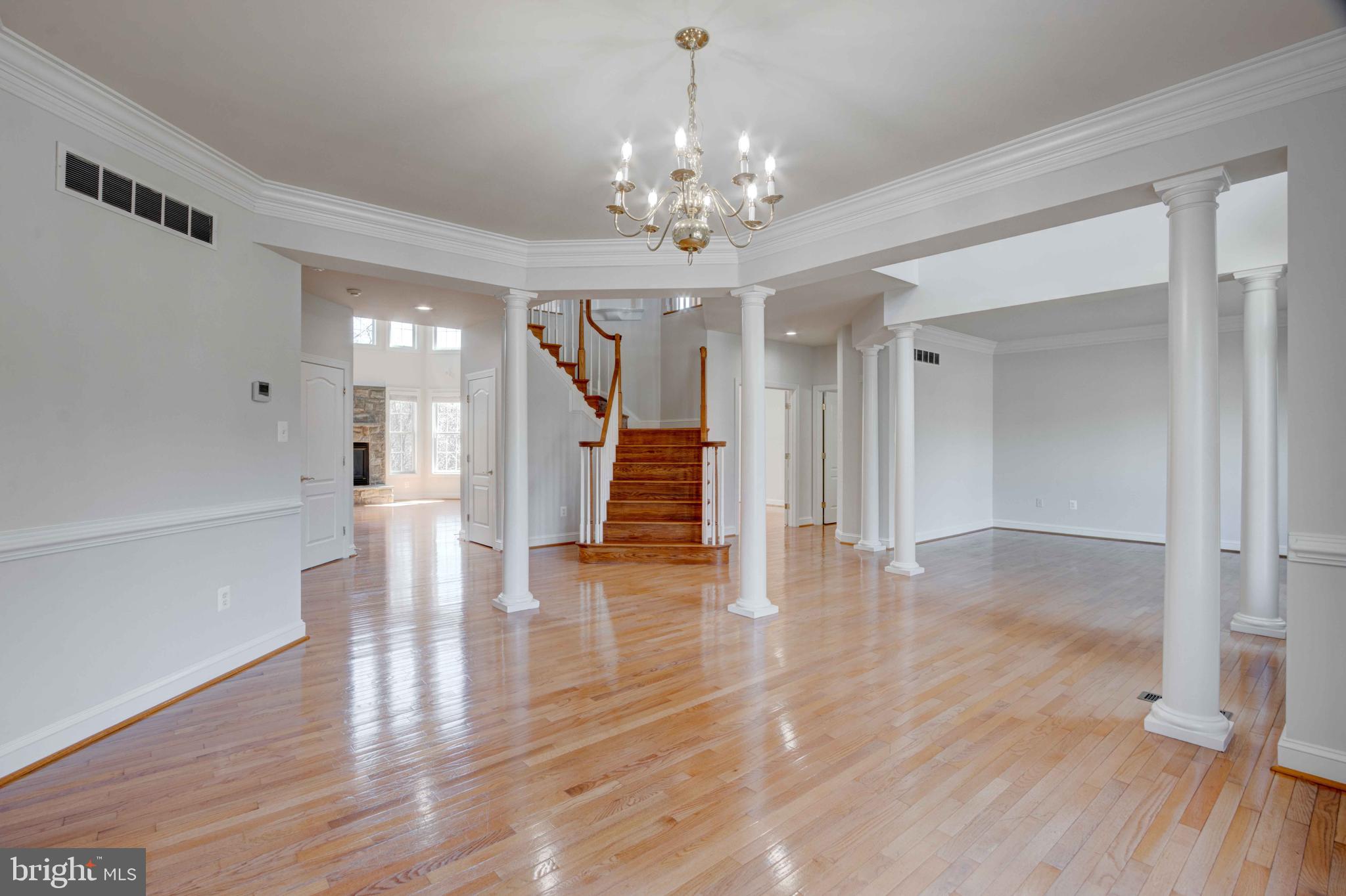 CARLEE MANOR - Residential