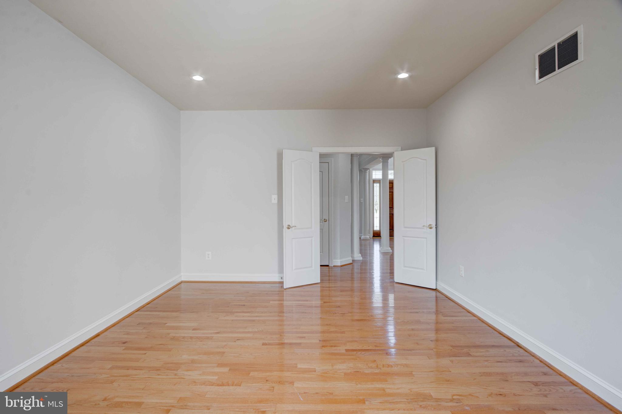 CARLEE MANOR - Residential