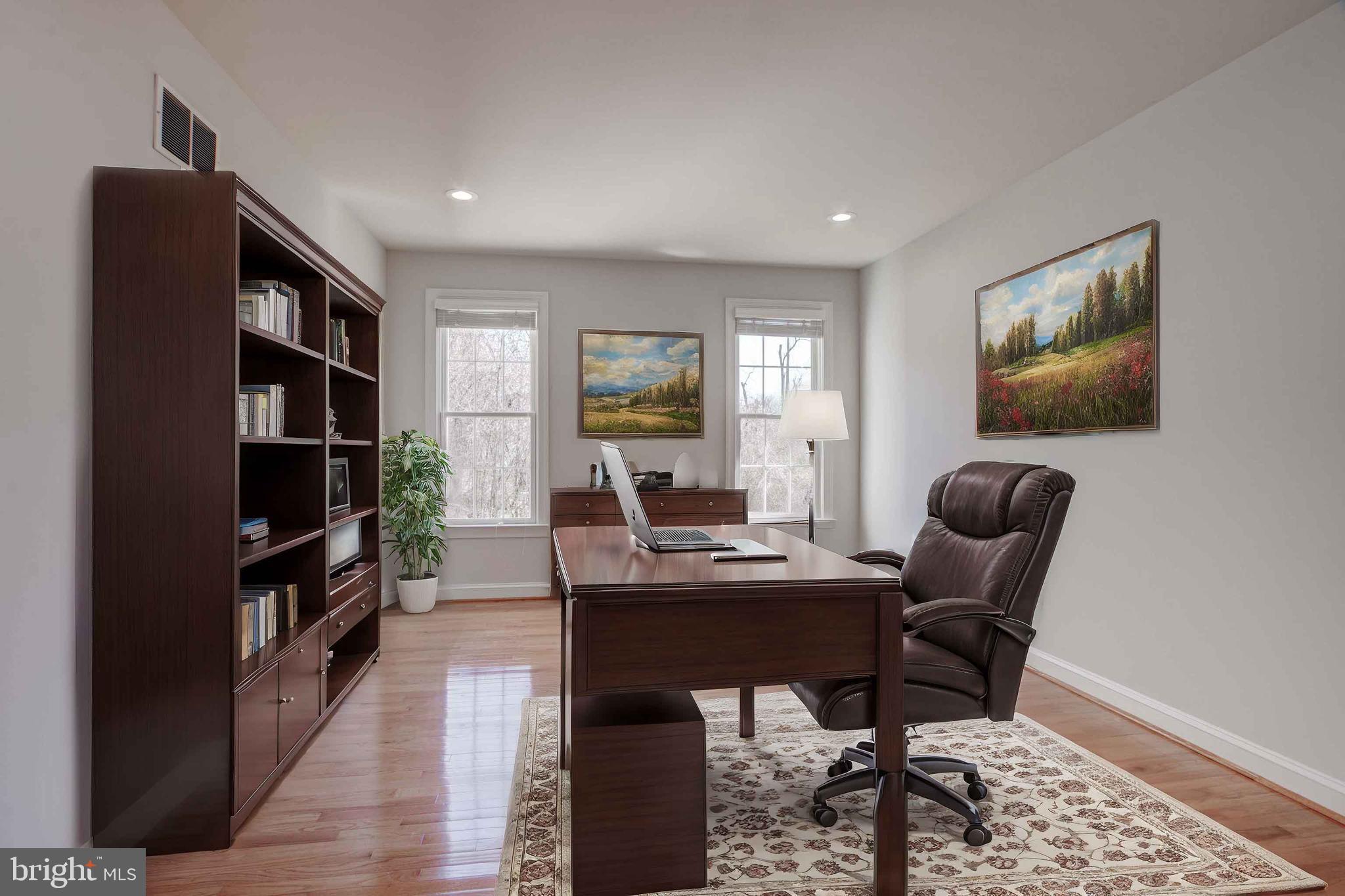 CARLEE MANOR - Residential