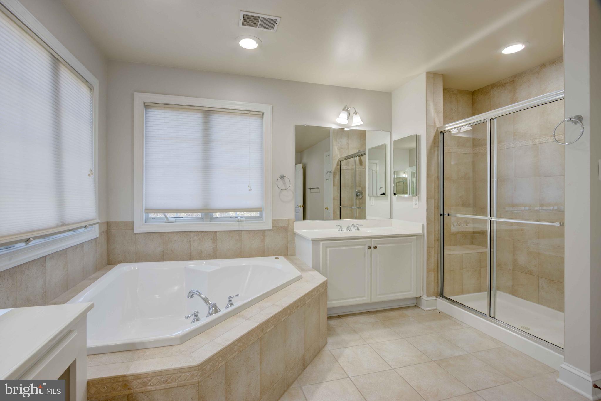 CARLEE MANOR - Residential