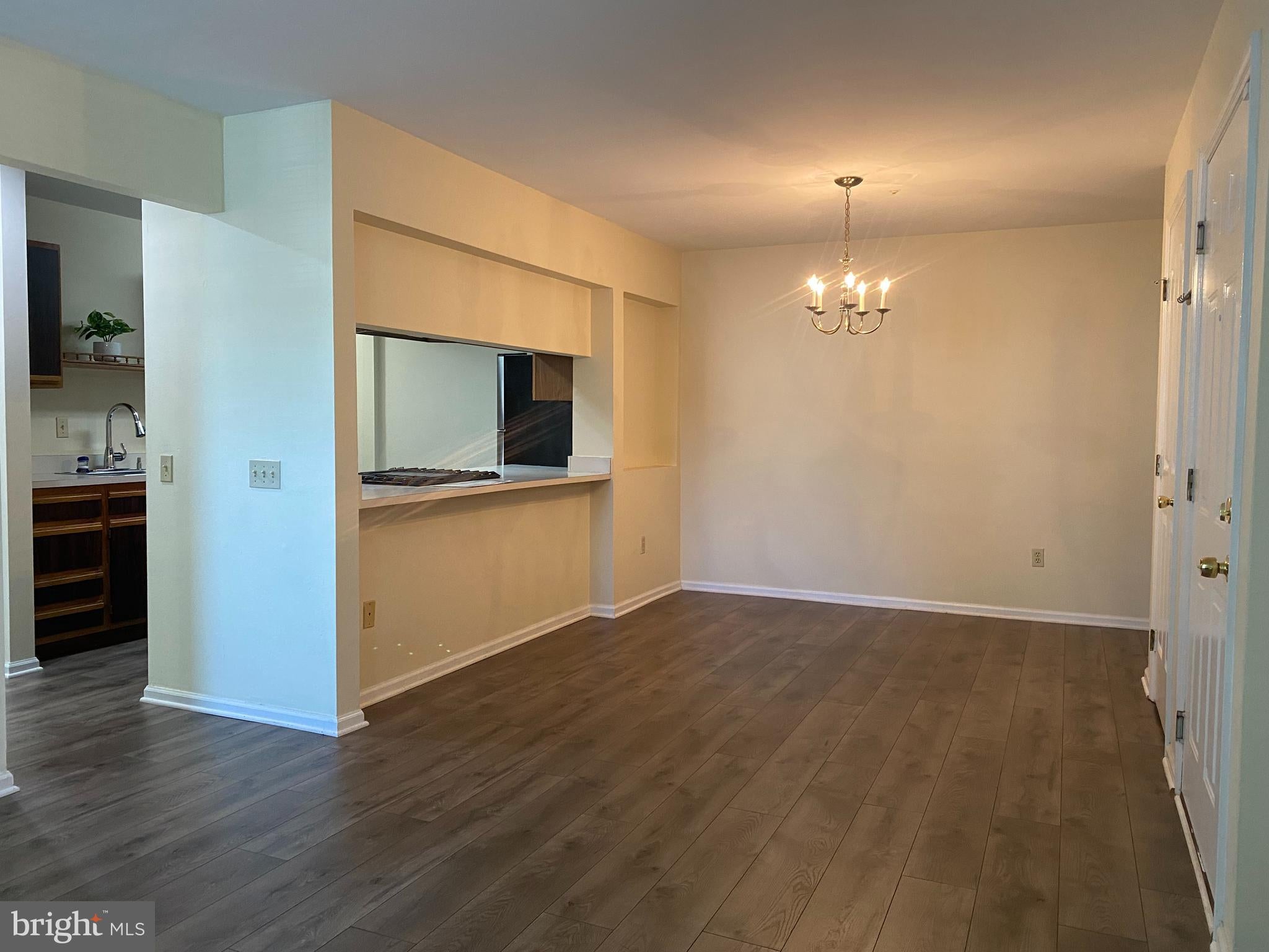 2004 WATERS EDGE DRIVE