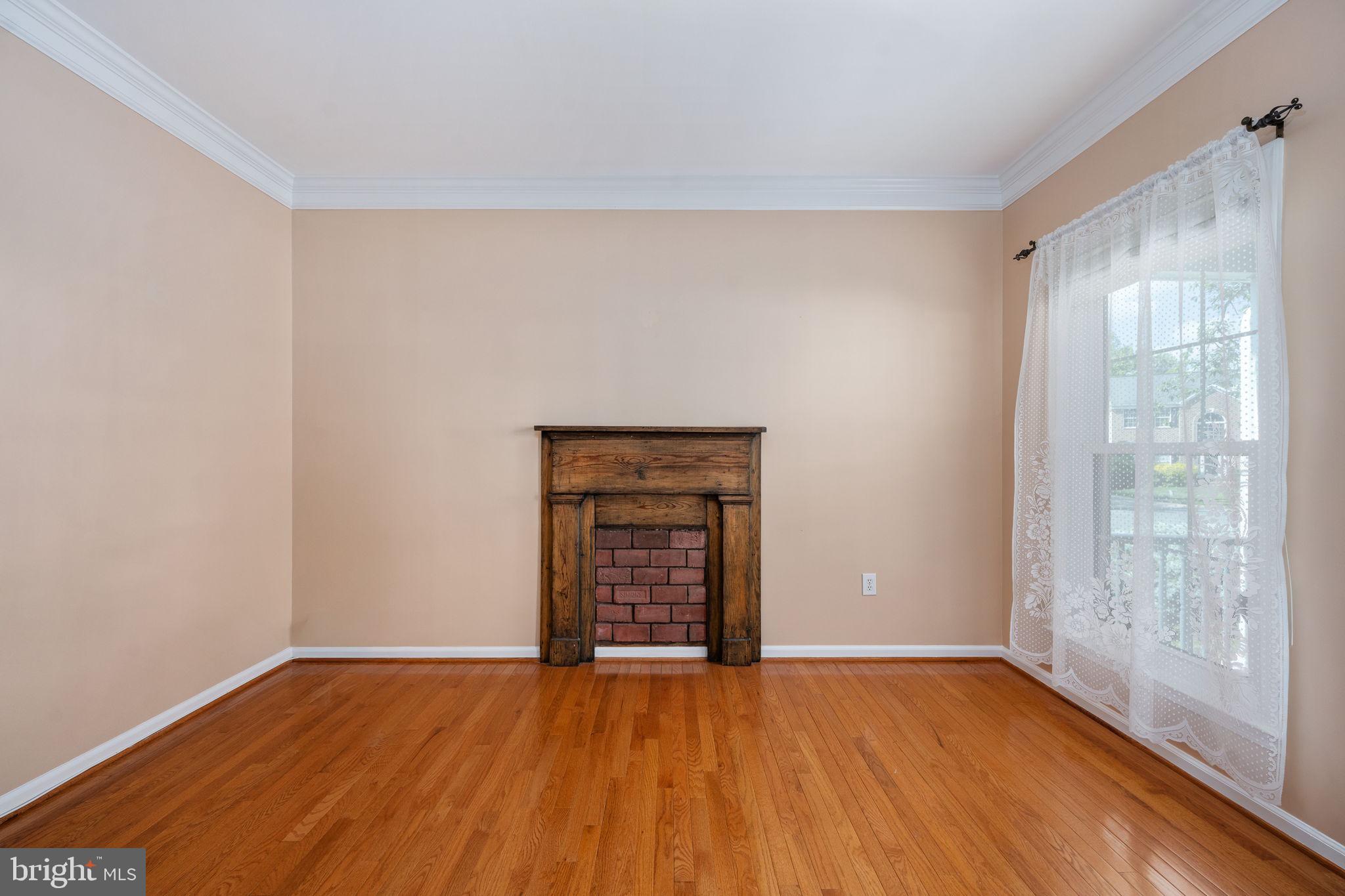 HAMPTON OAKS - Residential
