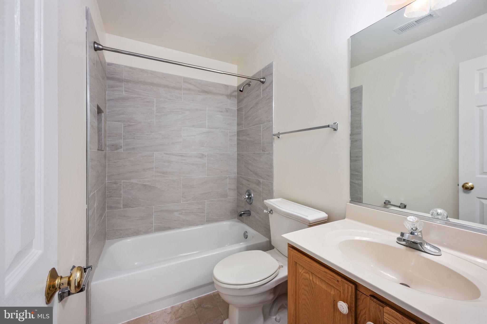 HAMPTON OAKS - Residential