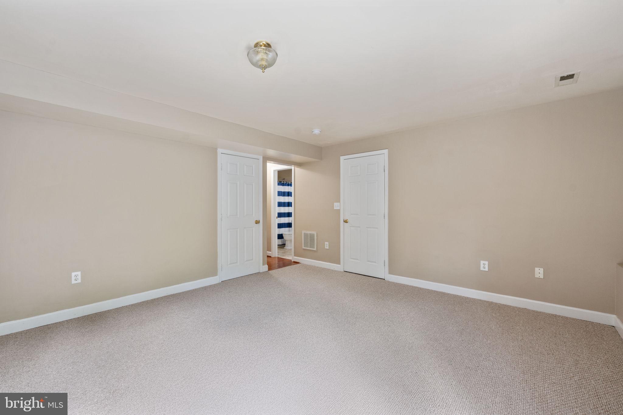 HAMPTON OAKS - Residential
