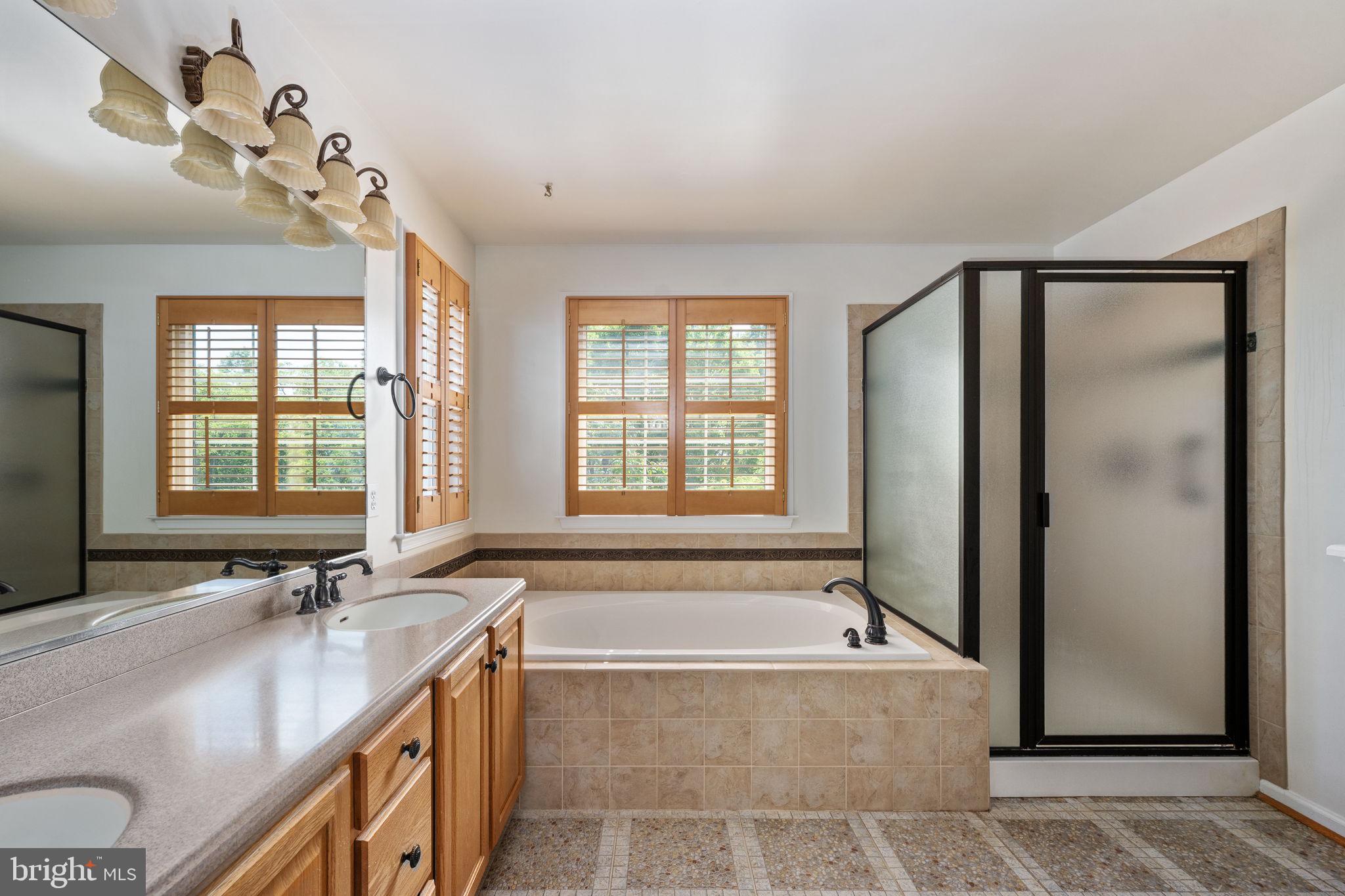 HAMPTON OAKS - Residential