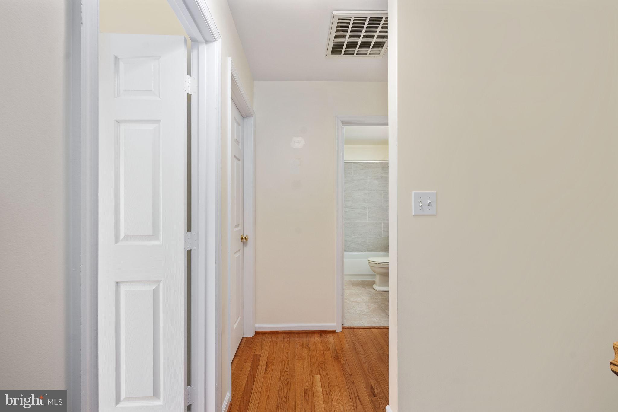 HAMPTON OAKS - Residential