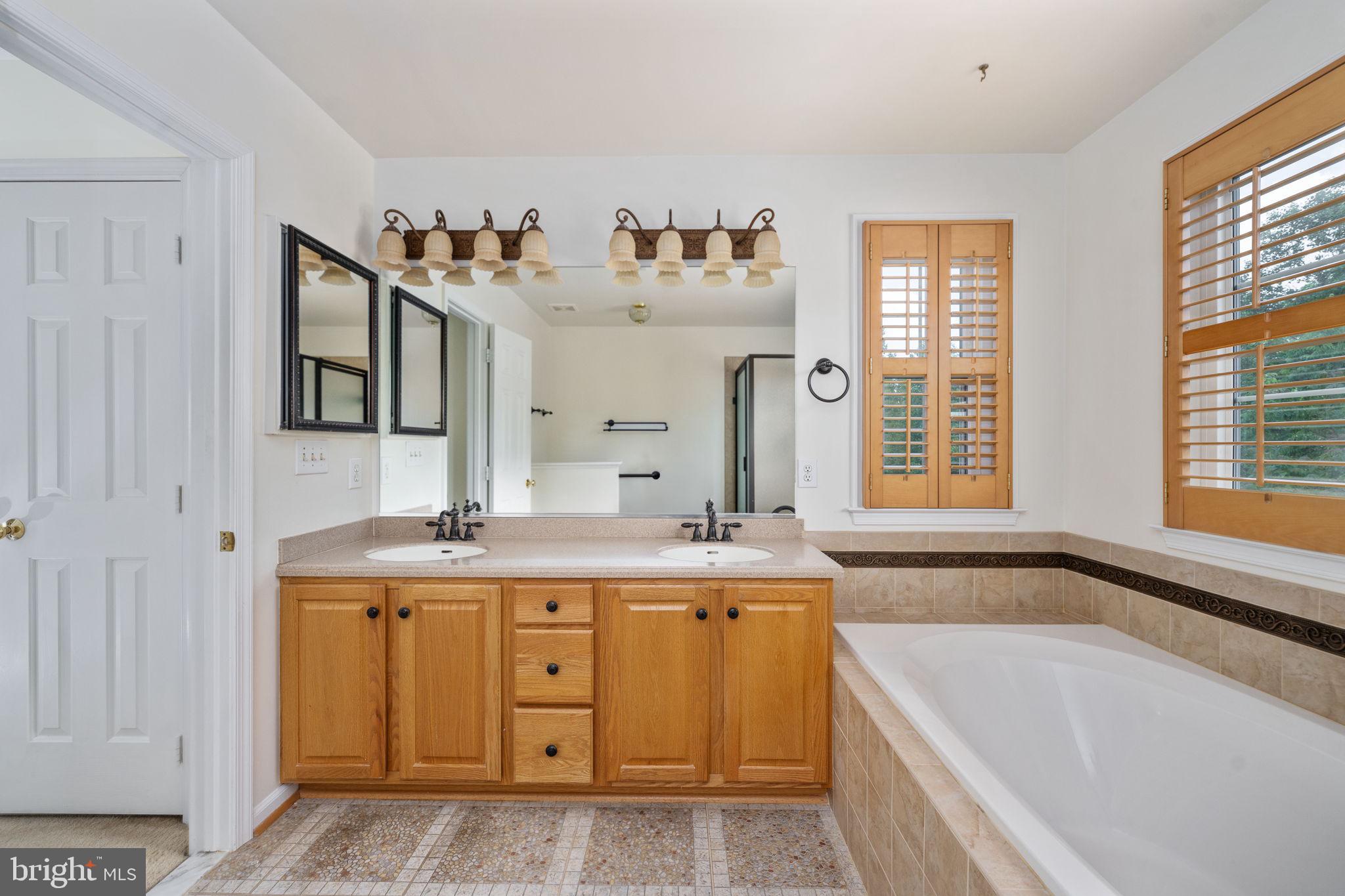 HAMPTON OAKS - Residential