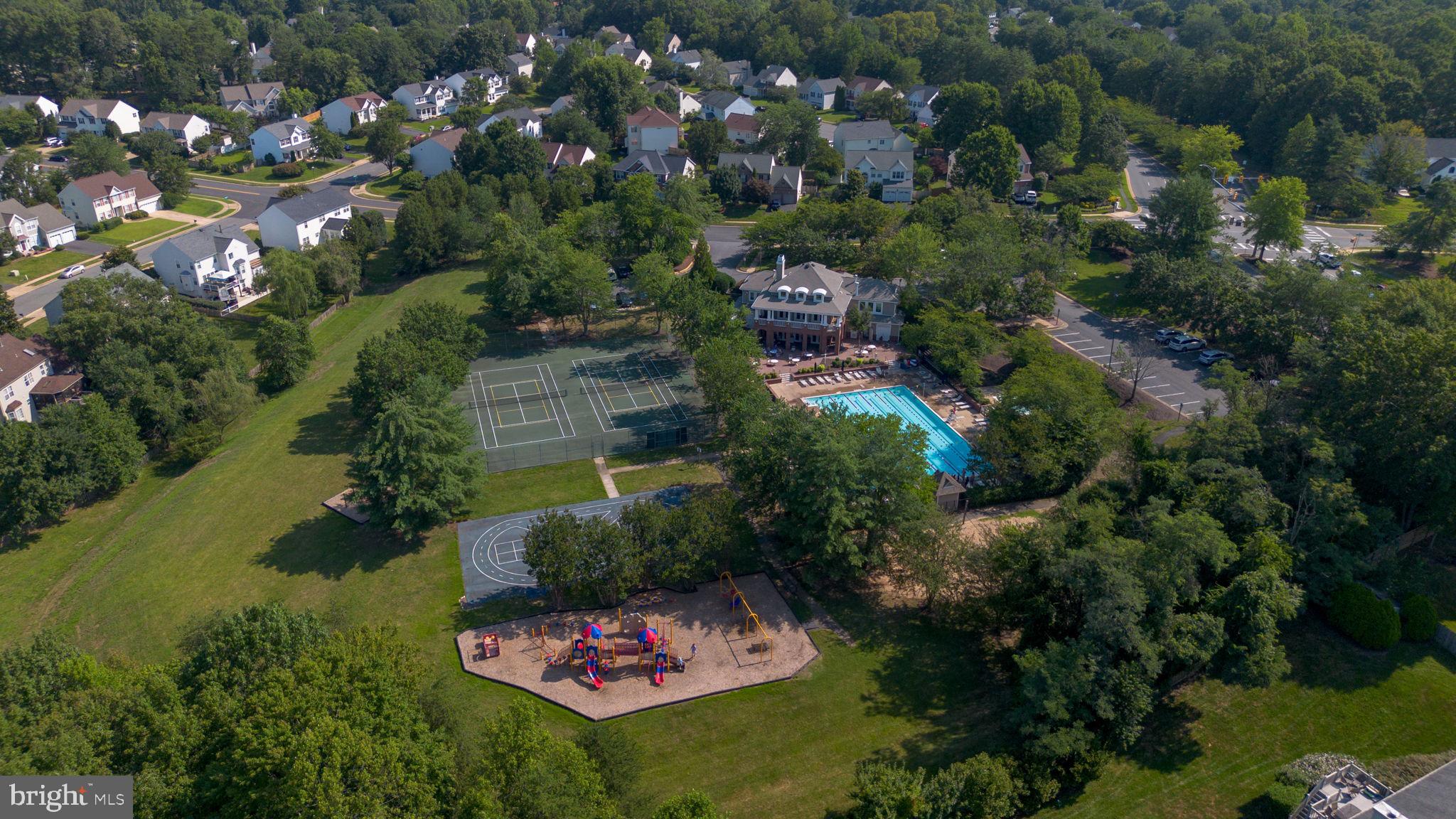 HAMPTON OAKS - Residential