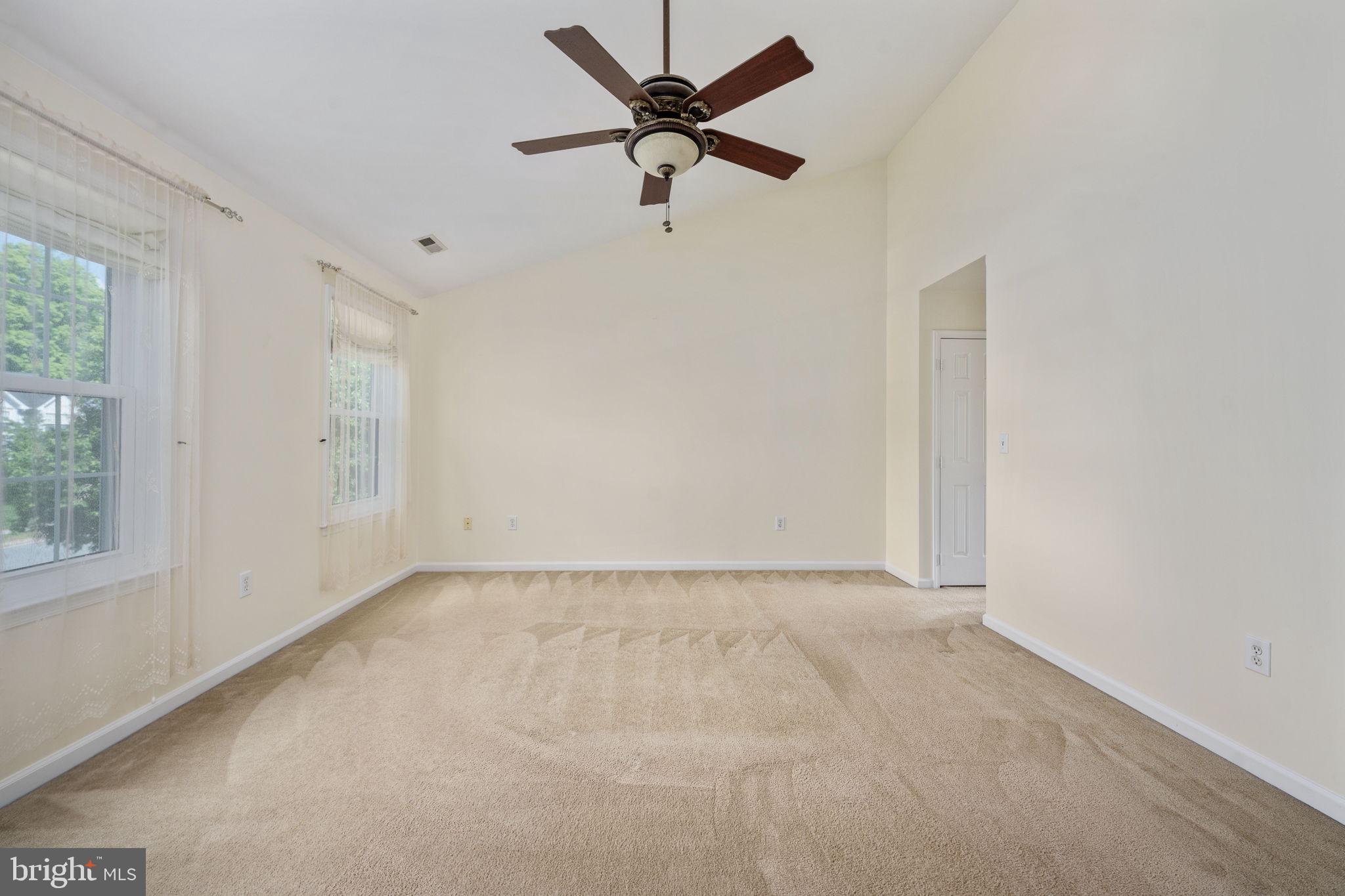 HAMPTON OAKS - Residential