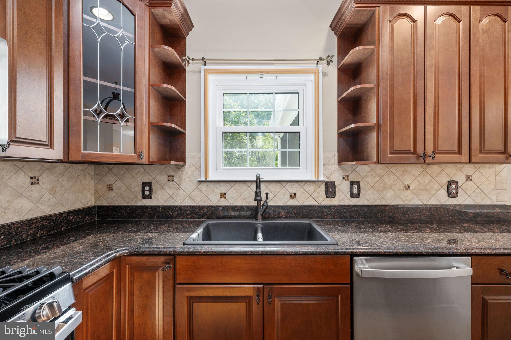 HAMPTON OAKS - Residential