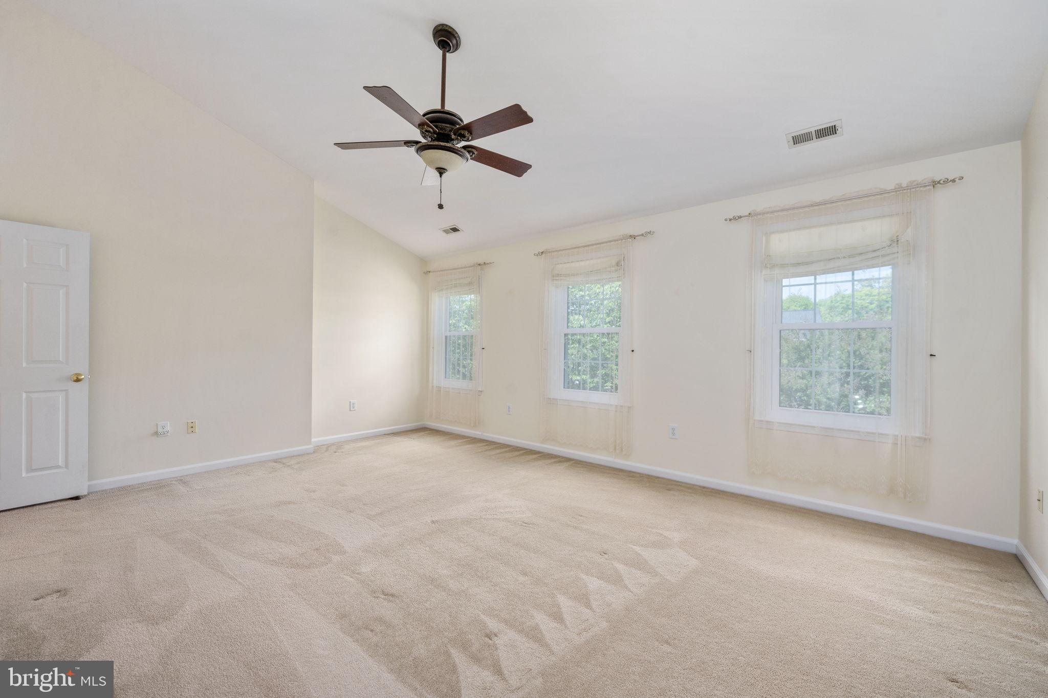 HAMPTON OAKS - Residential