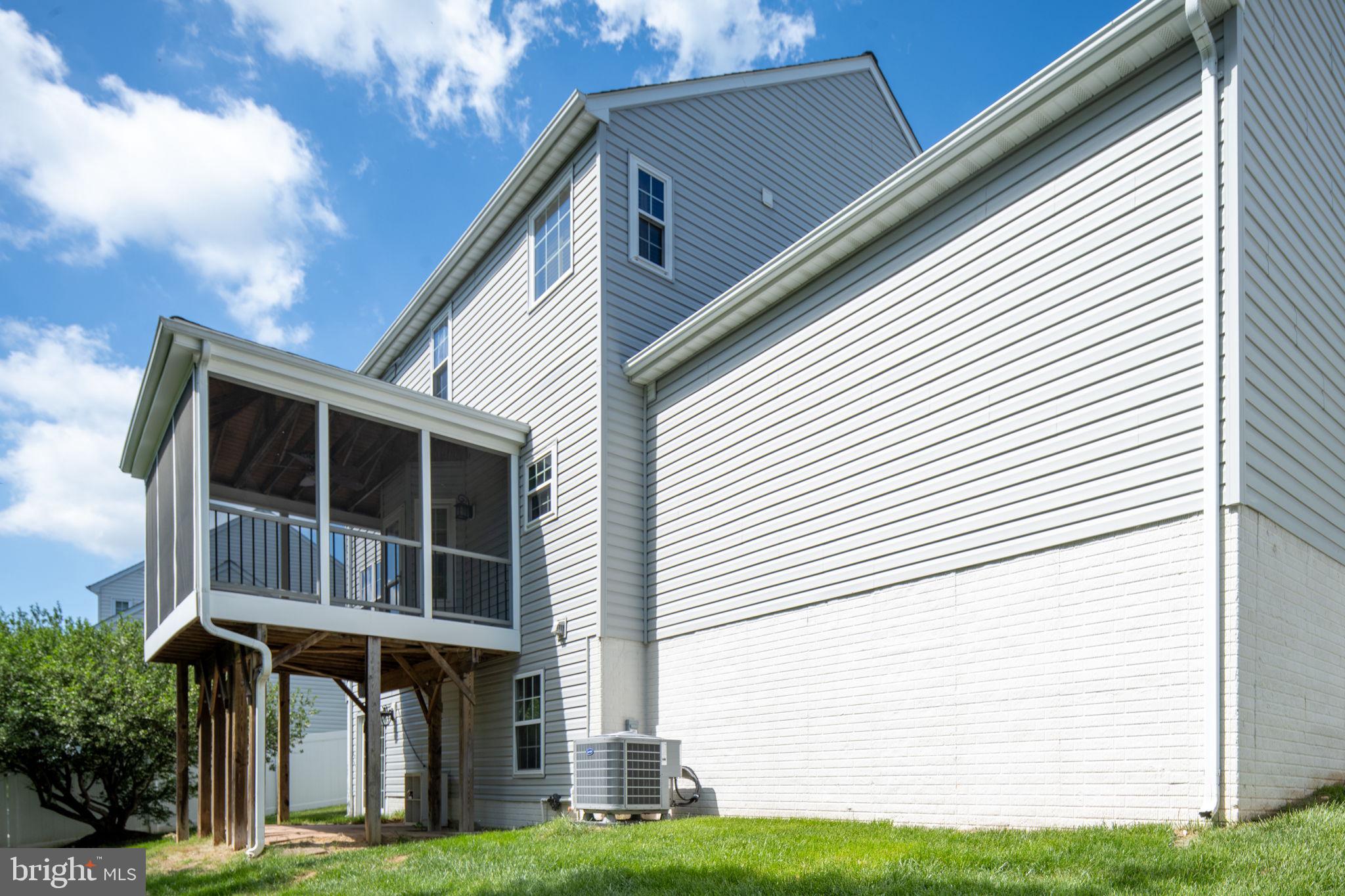HAMPTON OAKS - Residential