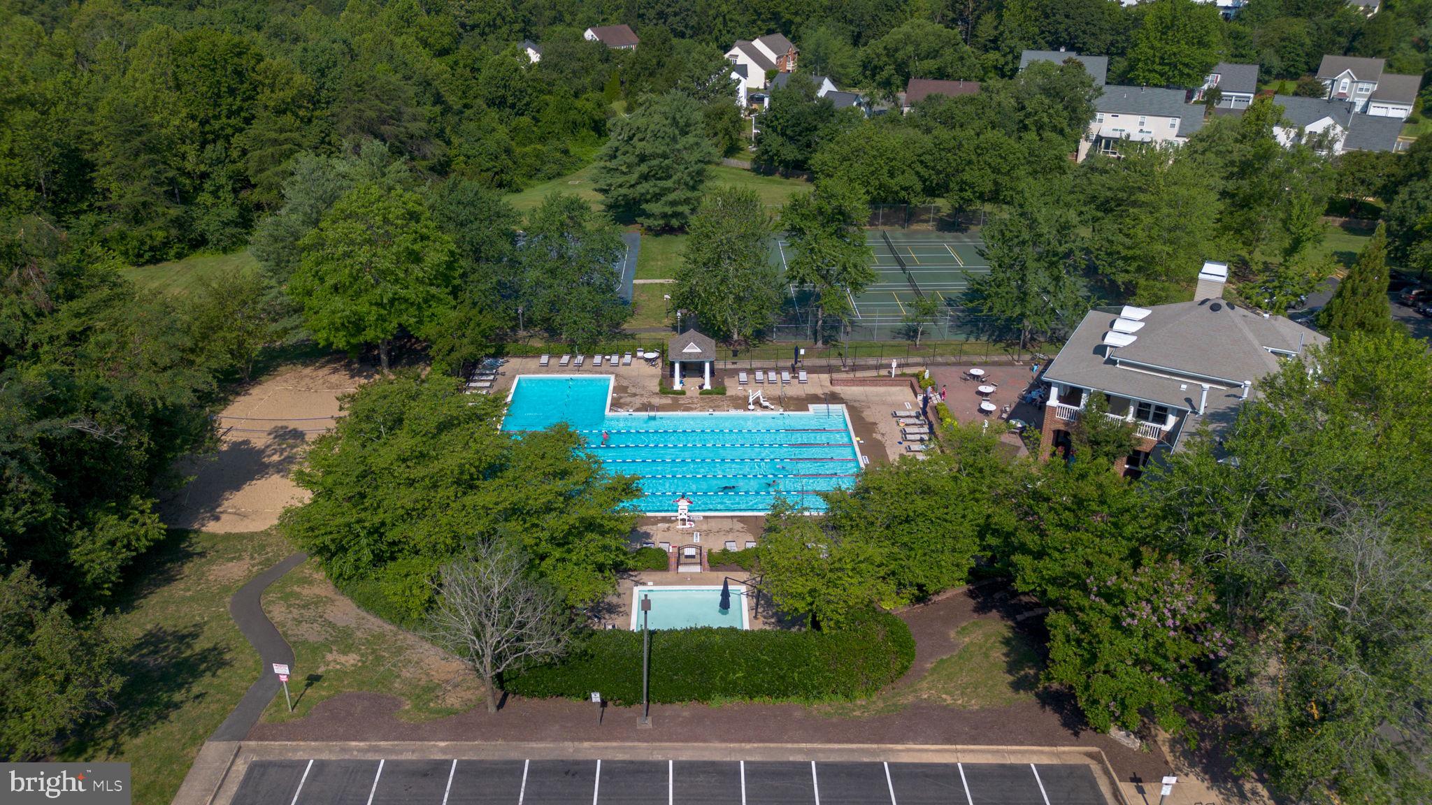 HAMPTON OAKS - Residential