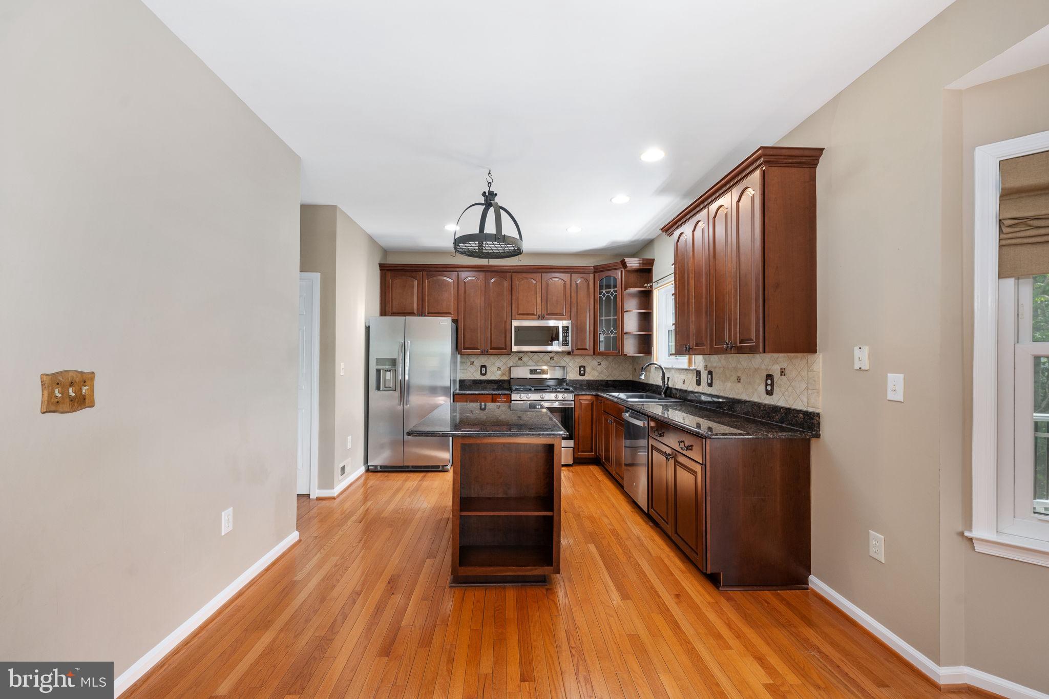 HAMPTON OAKS - Residential