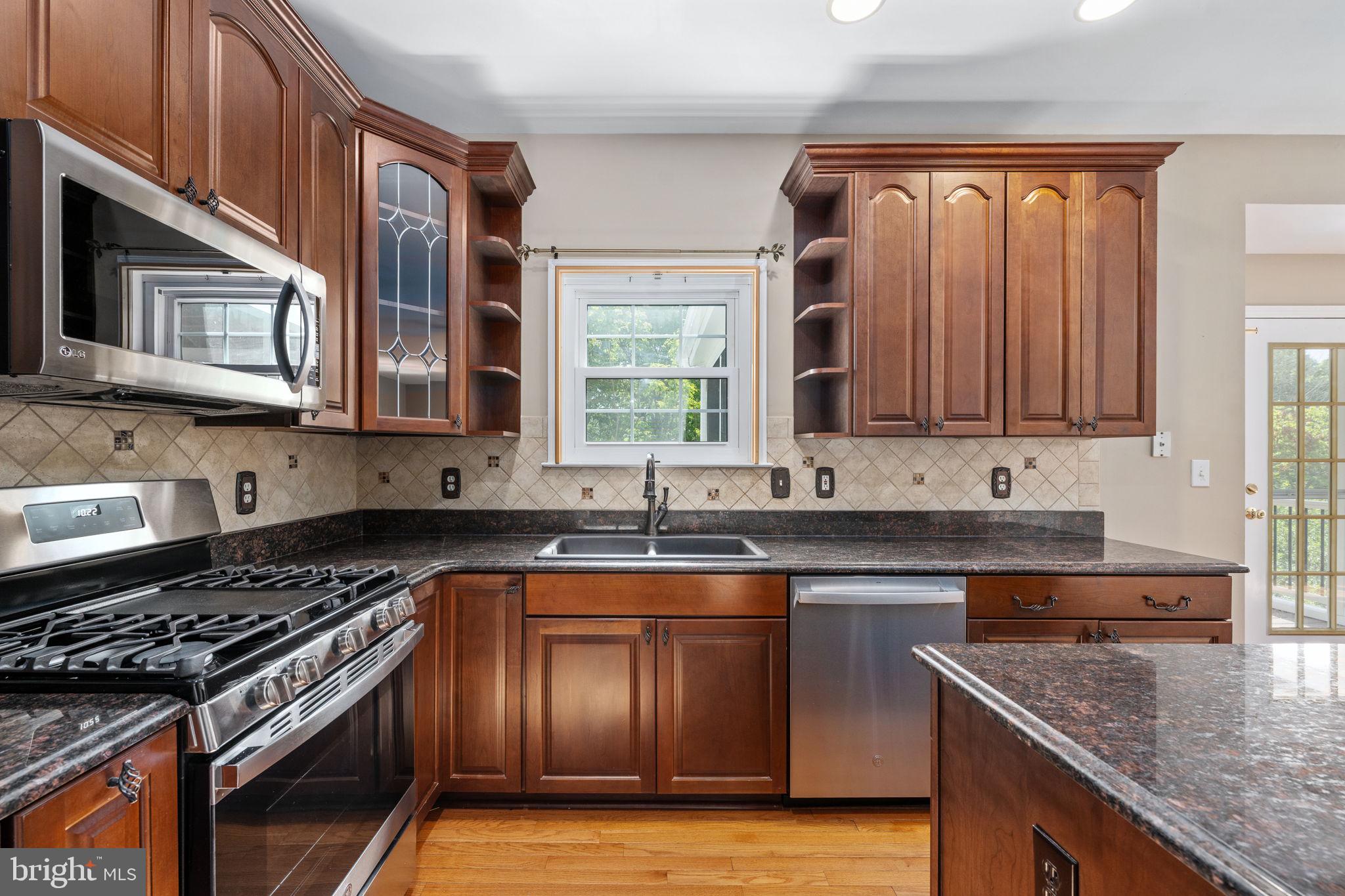 HAMPTON OAKS - Residential