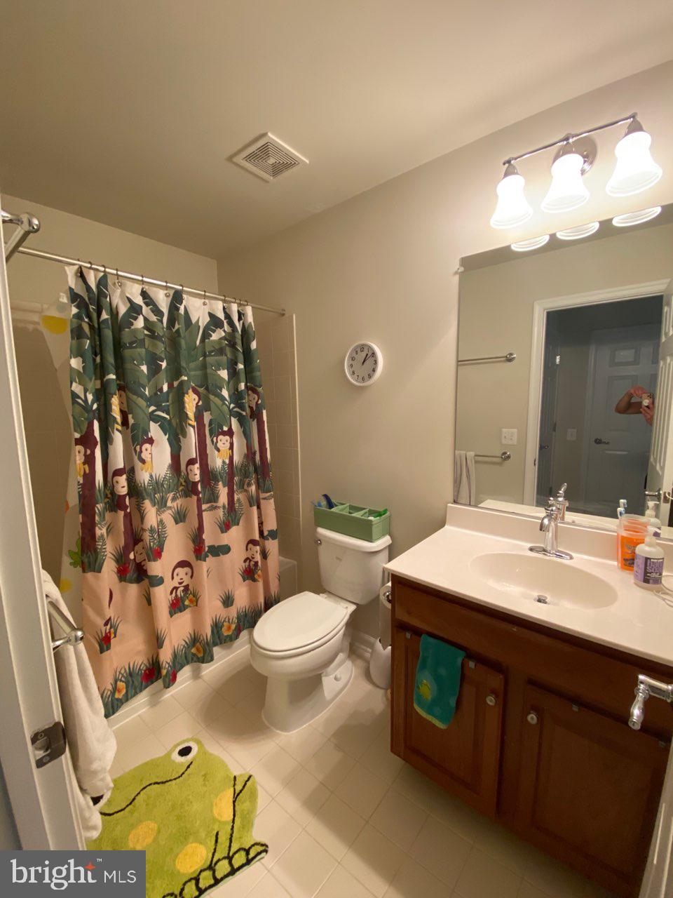 EAST GATE - Residential Lease