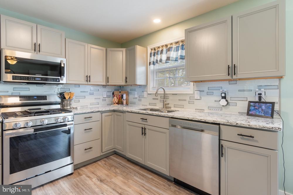 LAKE HERITAGE - Residential