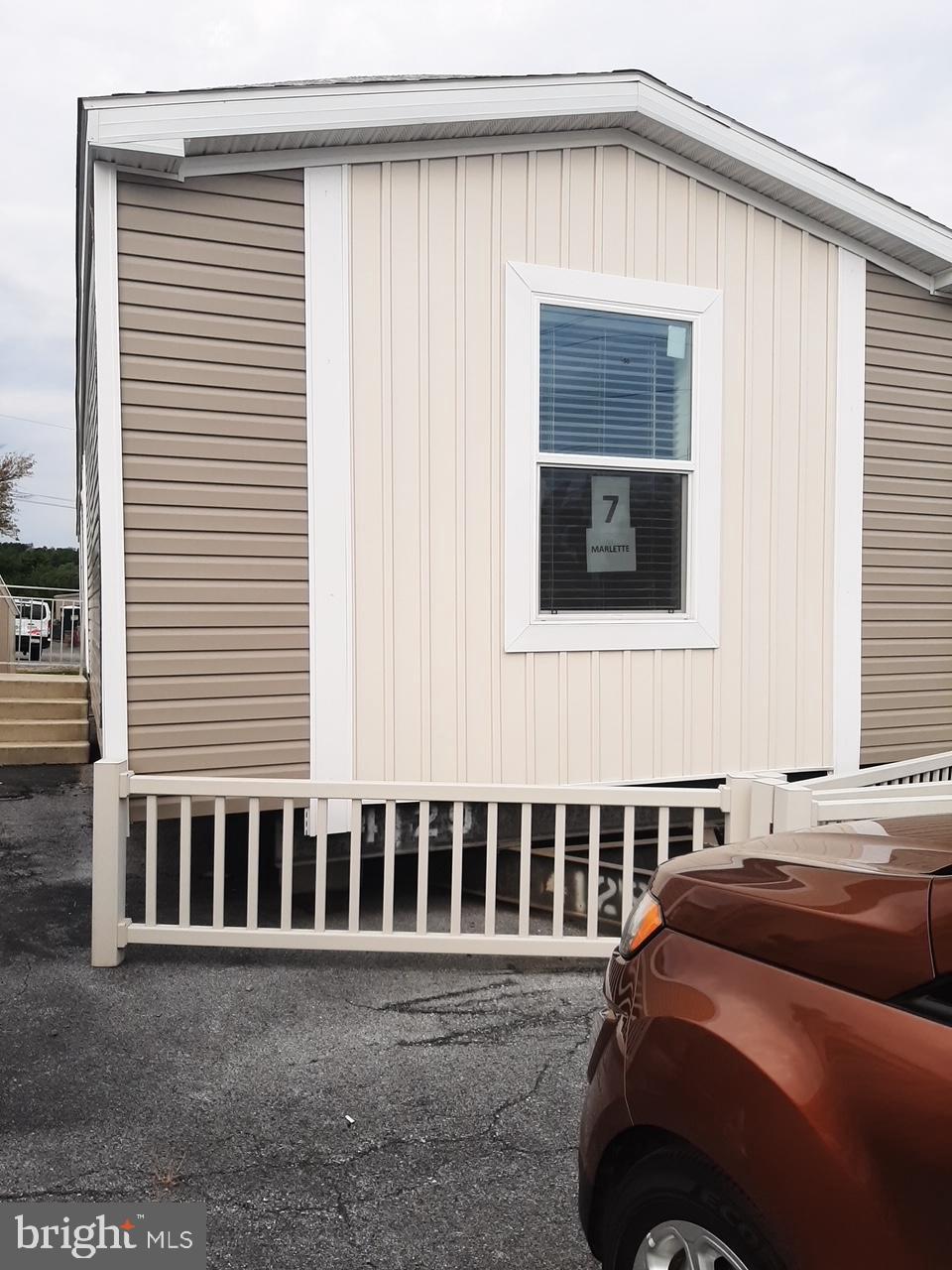 BUSH RIVER MANOR - Residential