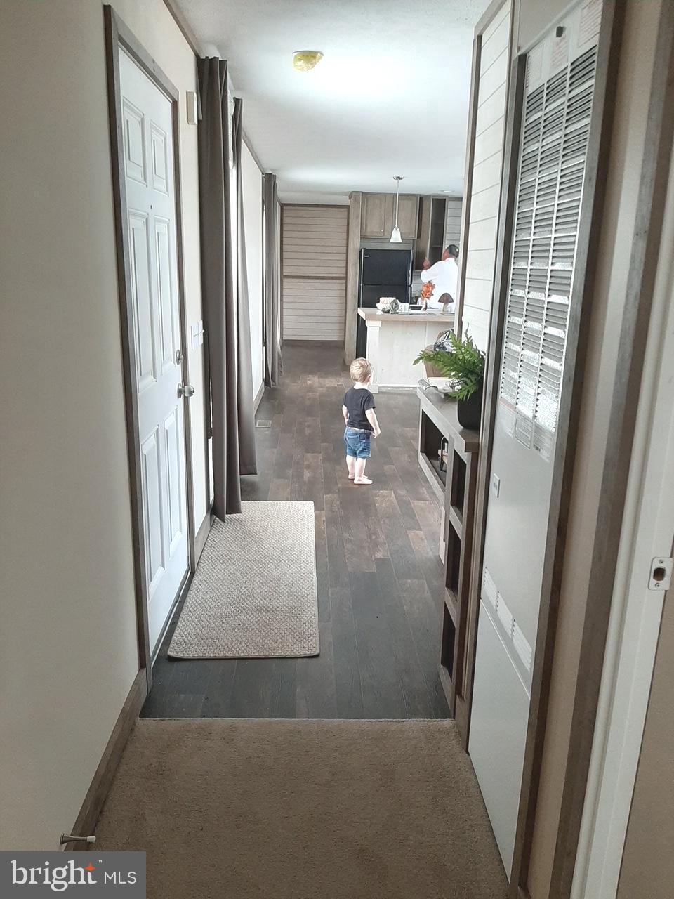 BUSH RIVER MANOR - Residential