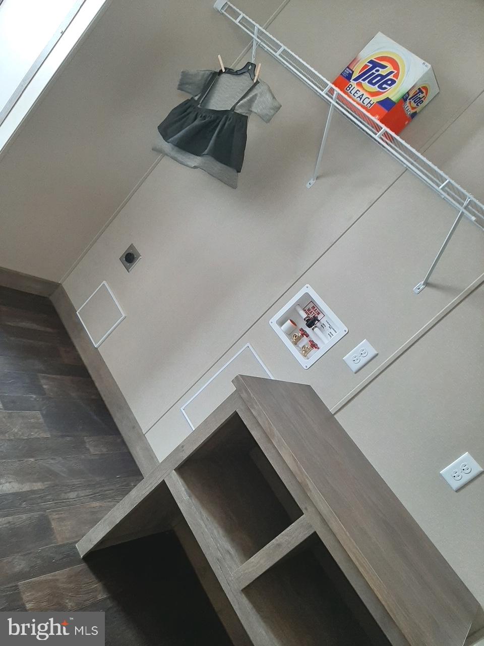 BUSH RIVER MANOR - Residential