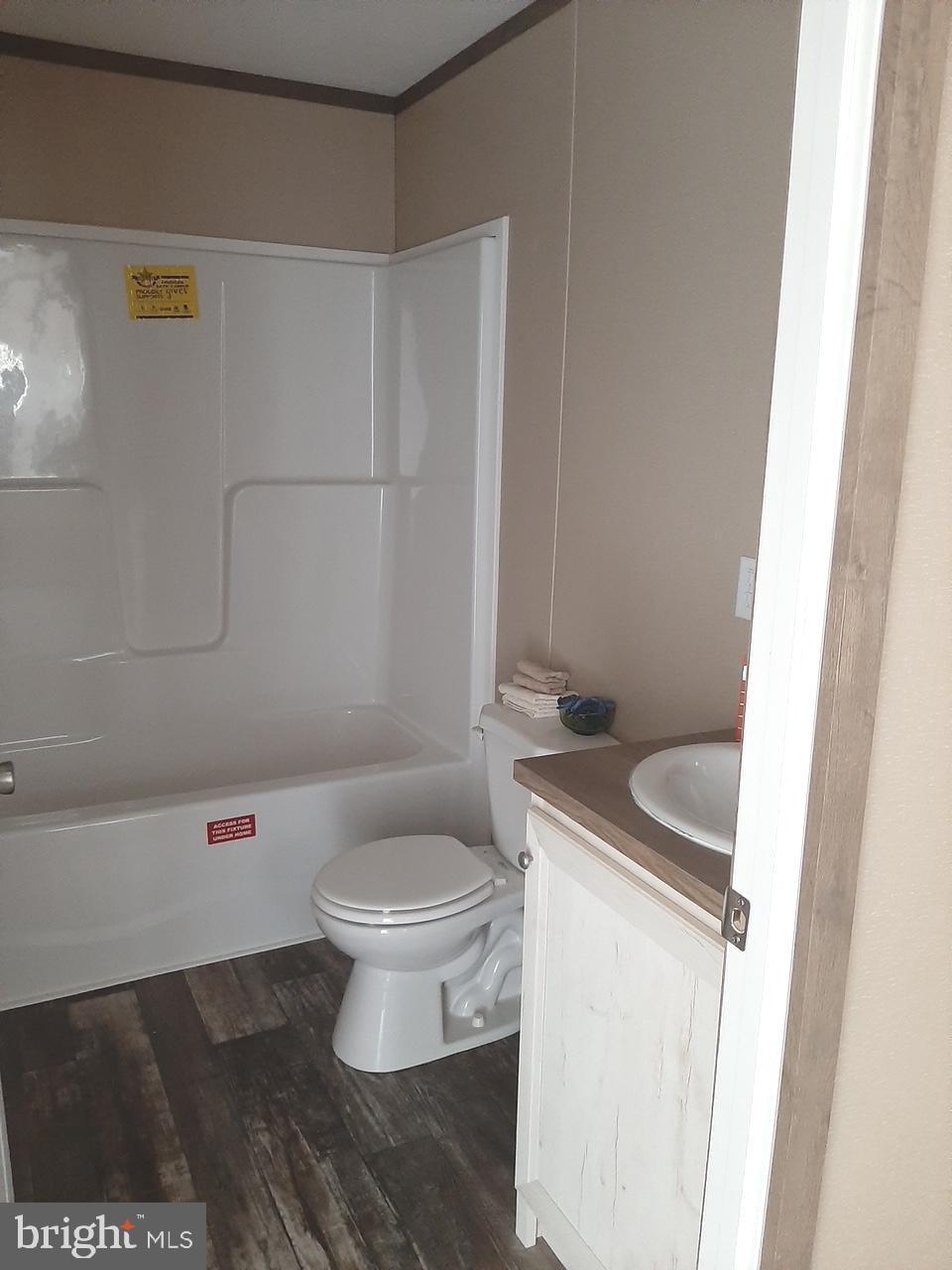 BUSH RIVER MANOR - Residential