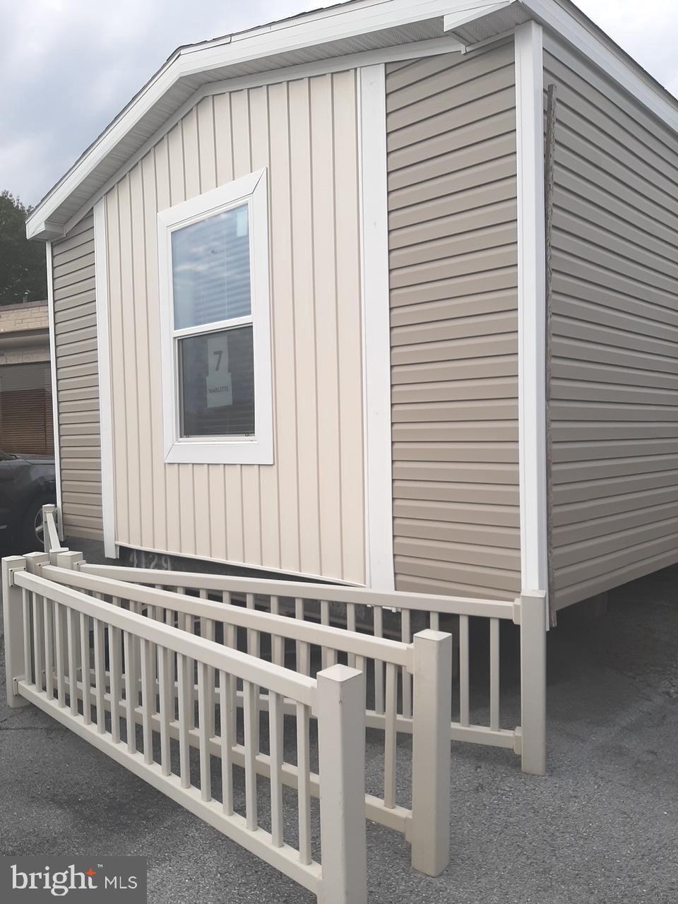 BUSH RIVER MANOR - Residential