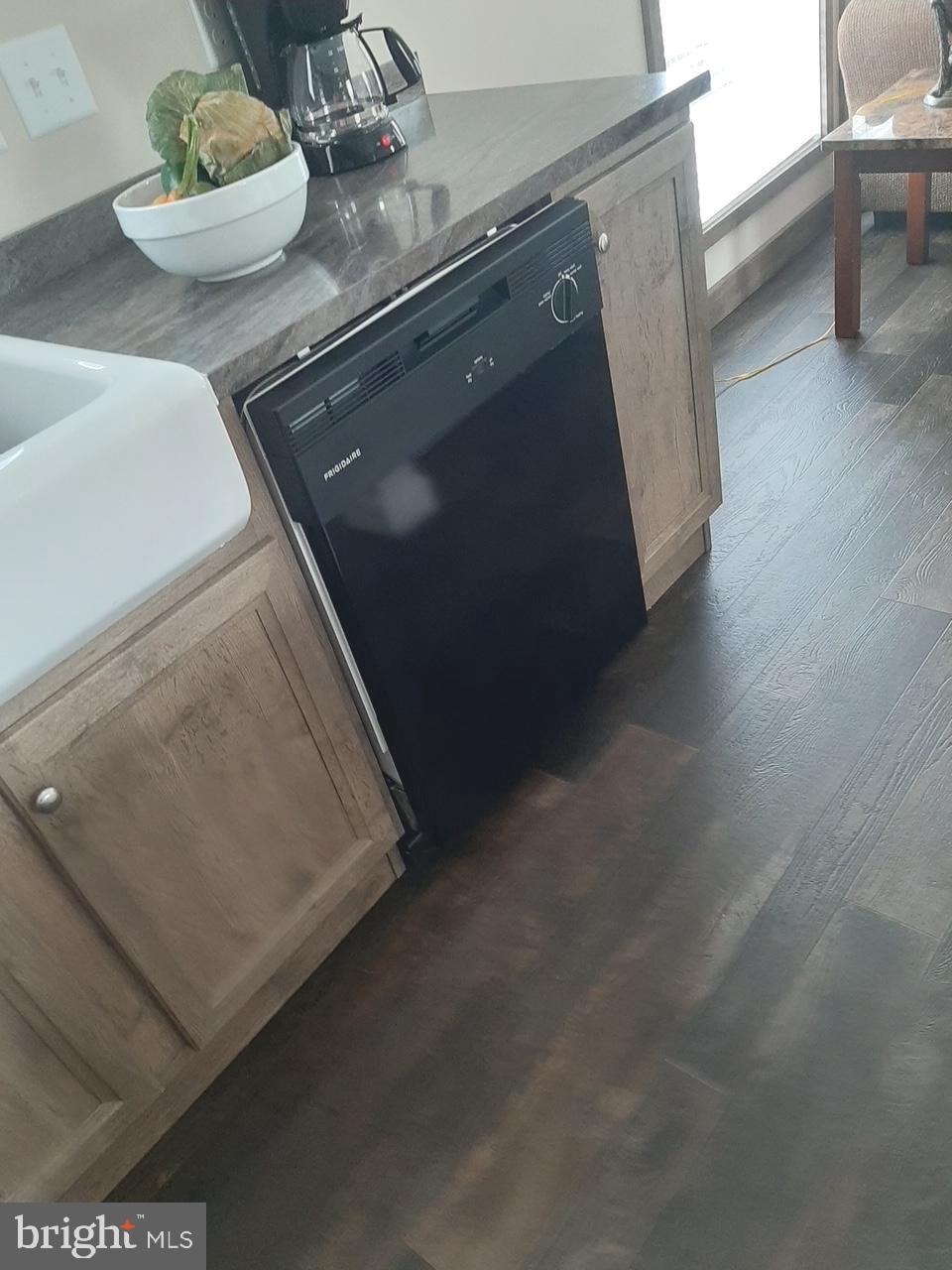 BUSH RIVER MANOR - Residential