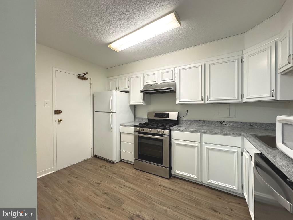 HORIZON HOUSE - Residential Lease