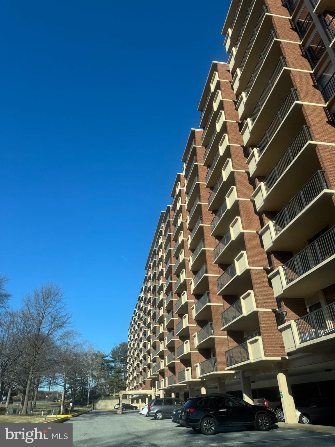 1300 ARMY NAVY DRIVE 427