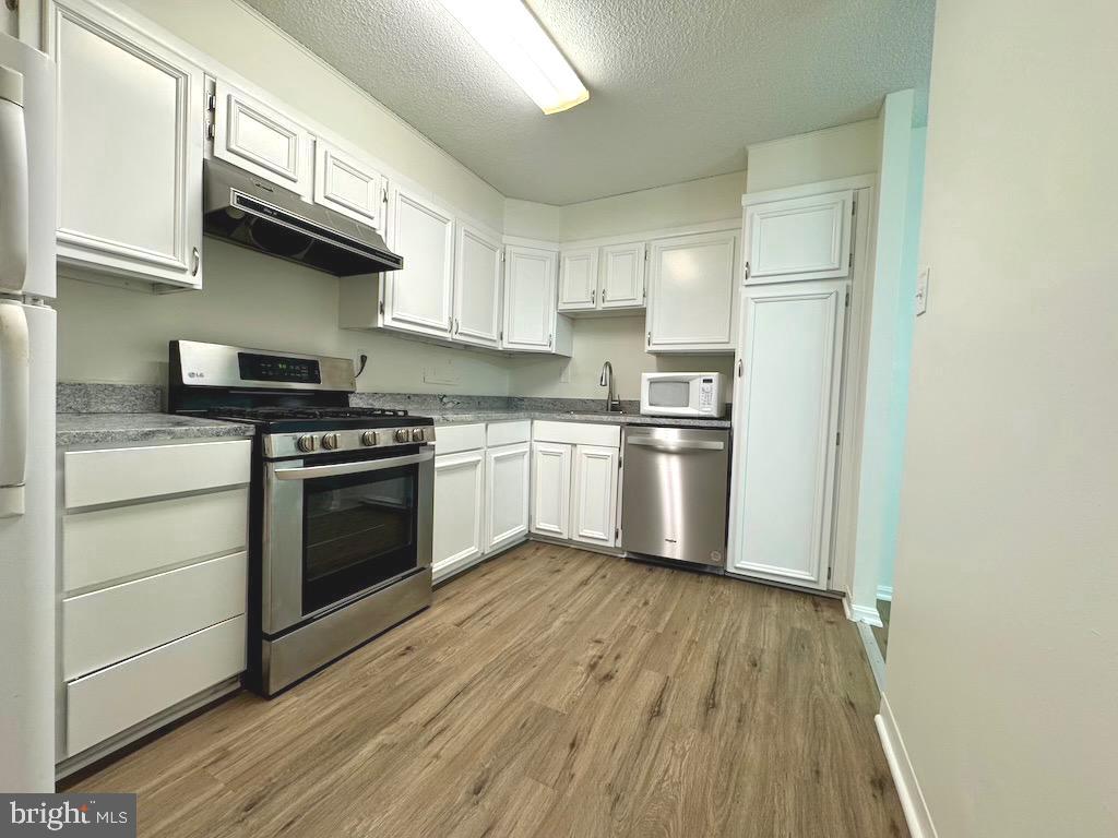 HORIZON HOUSE - Residential Lease