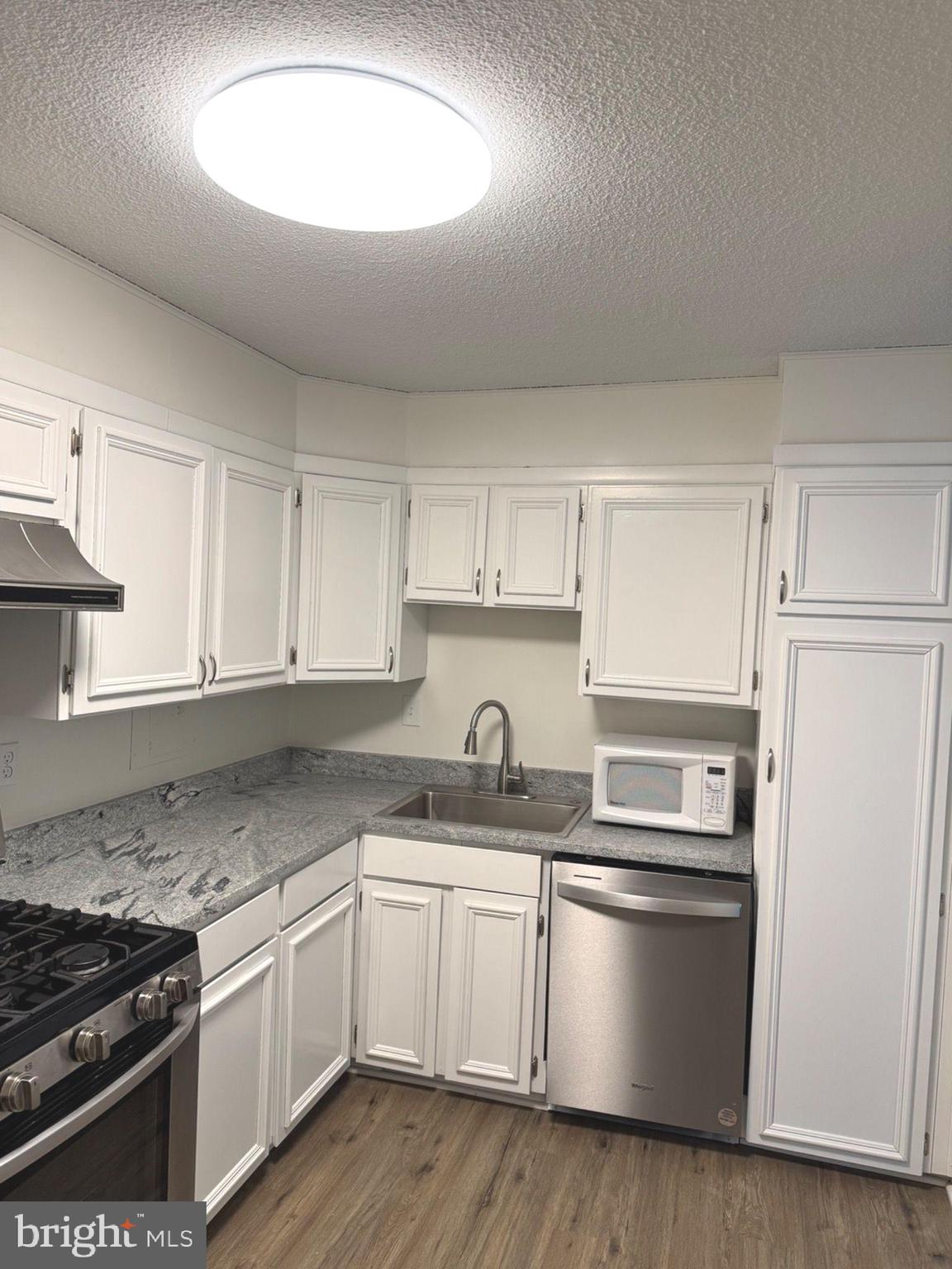 HORIZON HOUSE - Residential Lease